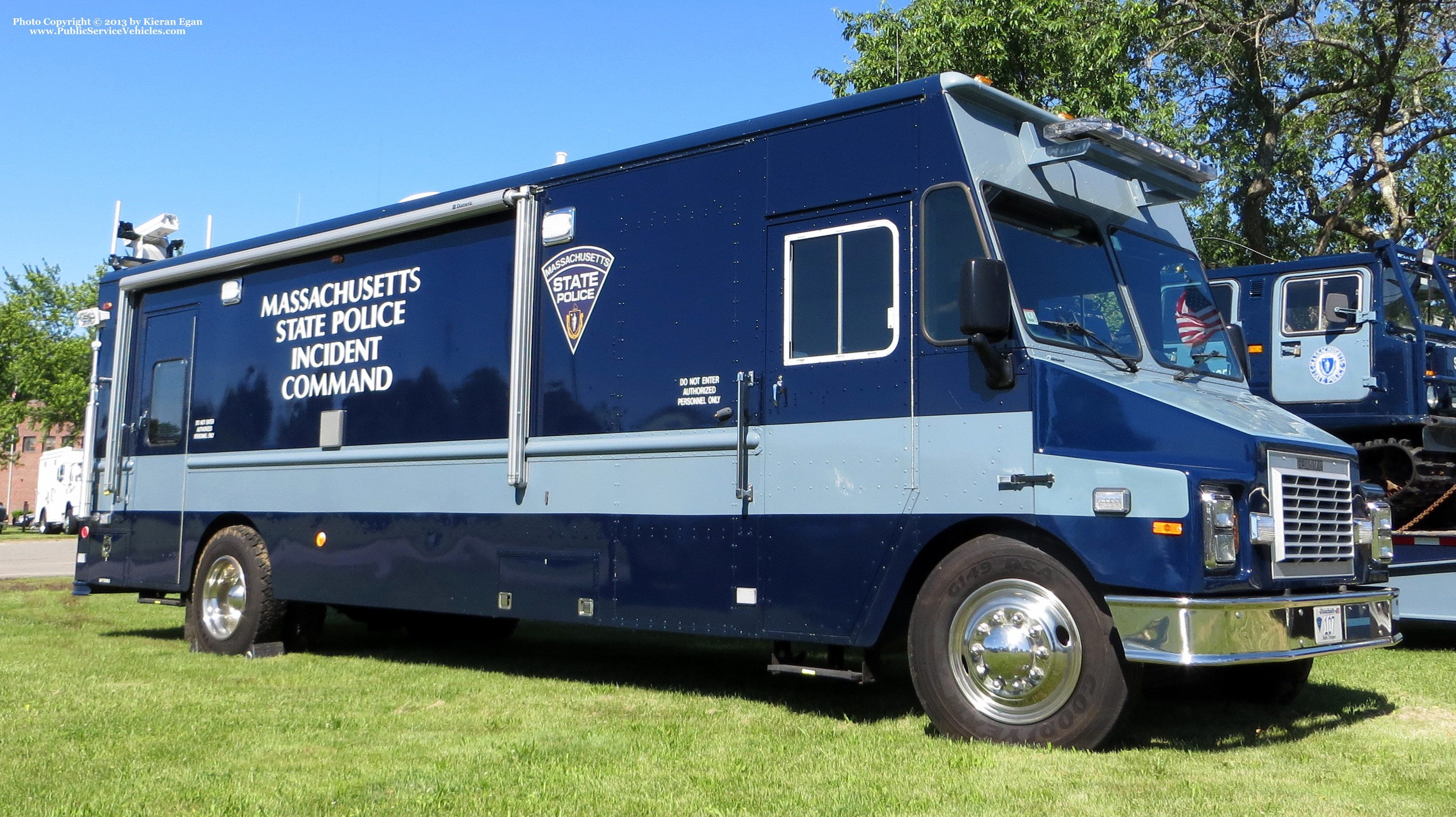 A photo  of Massachusetts State Police
            Incident Command Center 107, a 1990 Grumman             taken by Kieran Egan