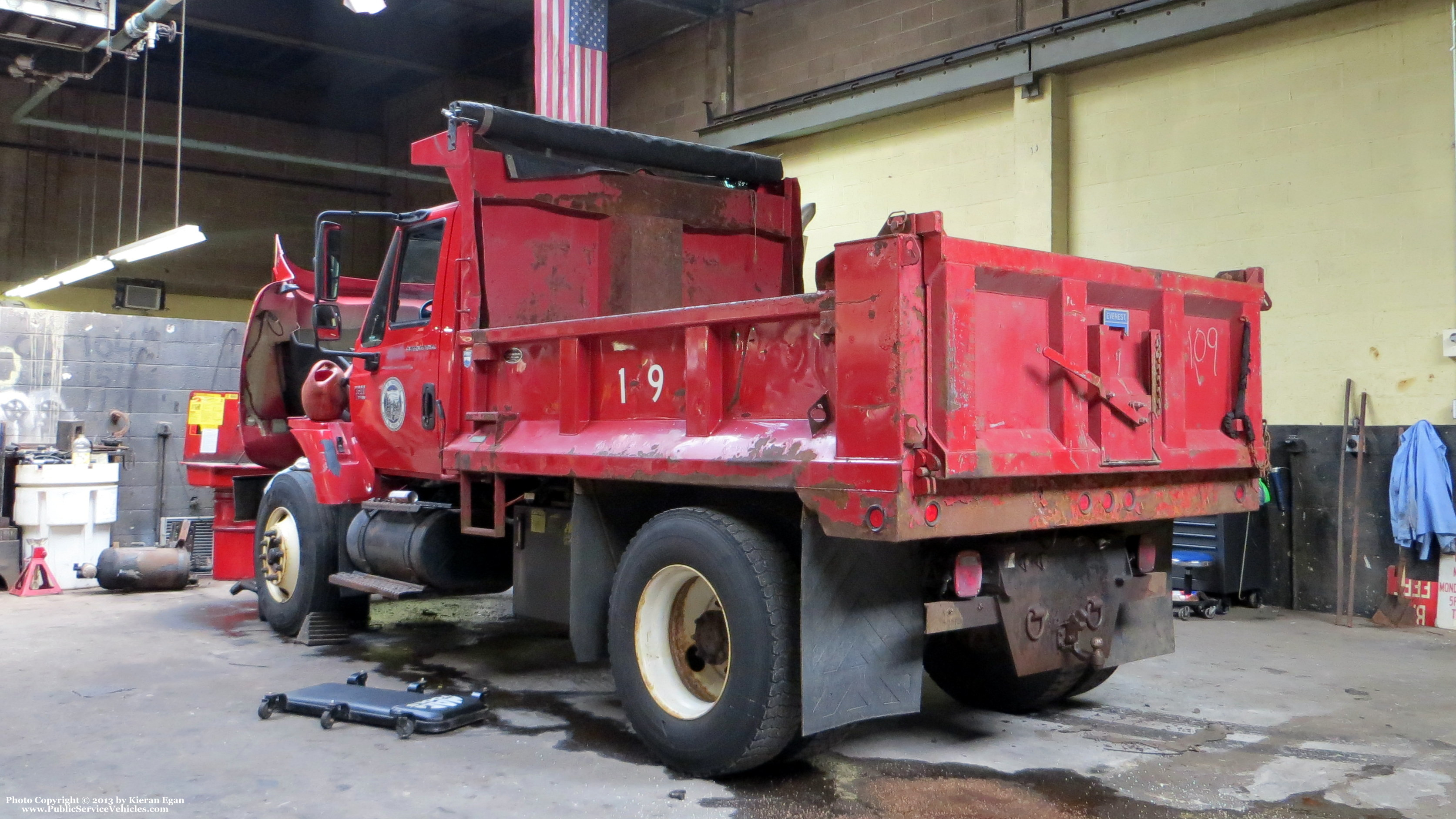 A photo  of Providence Highway Division
            Truck 109, a 2002-2012 International 7300             taken by Kieran Egan