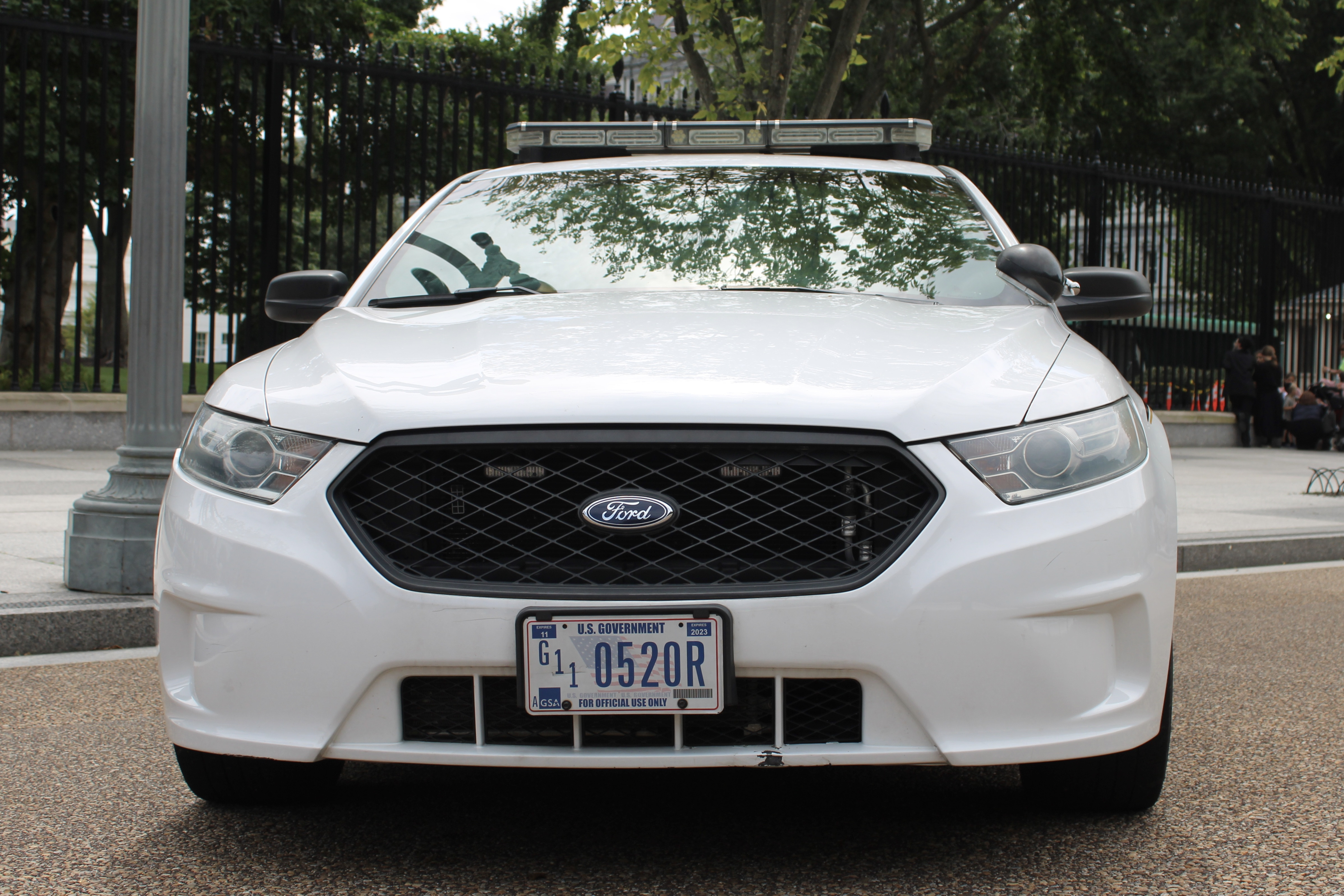 A photo  of United States Secret Service
            Cruiser 0520, a 2013-2019 Ford Police Interceptor Sedan             taken by @riemergencyvehicles