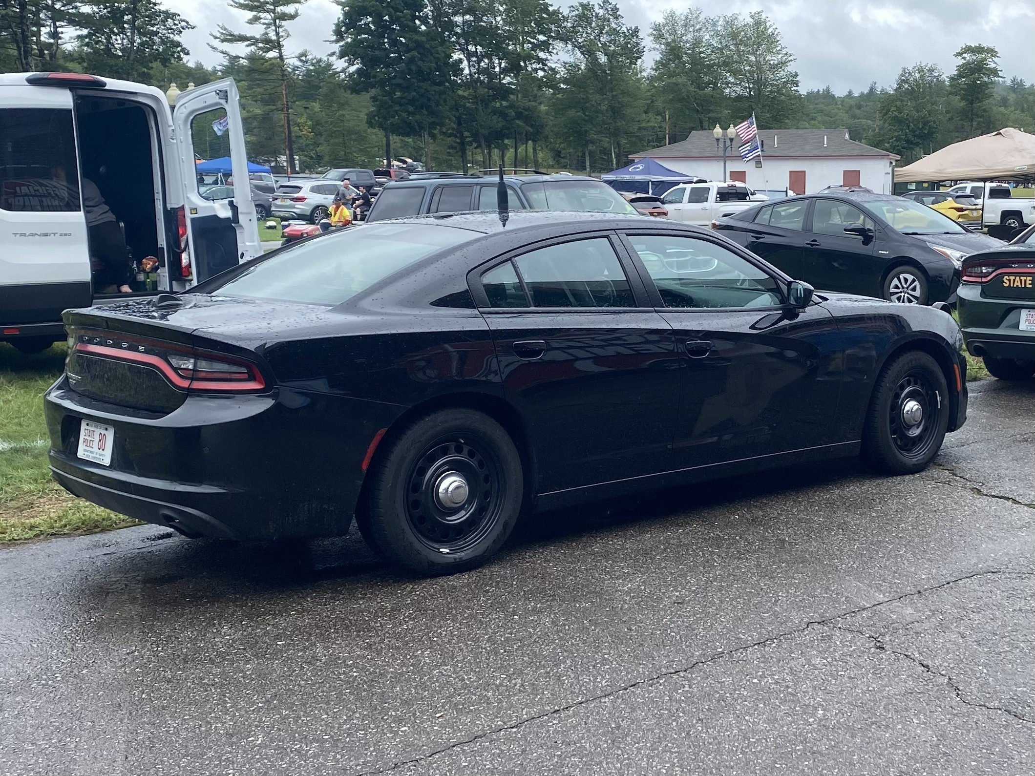 A photo  of New Hampshire State Police
            Cruiser 80, a 2017-2019 Dodge Charger             taken by @riemergencyvehicles
