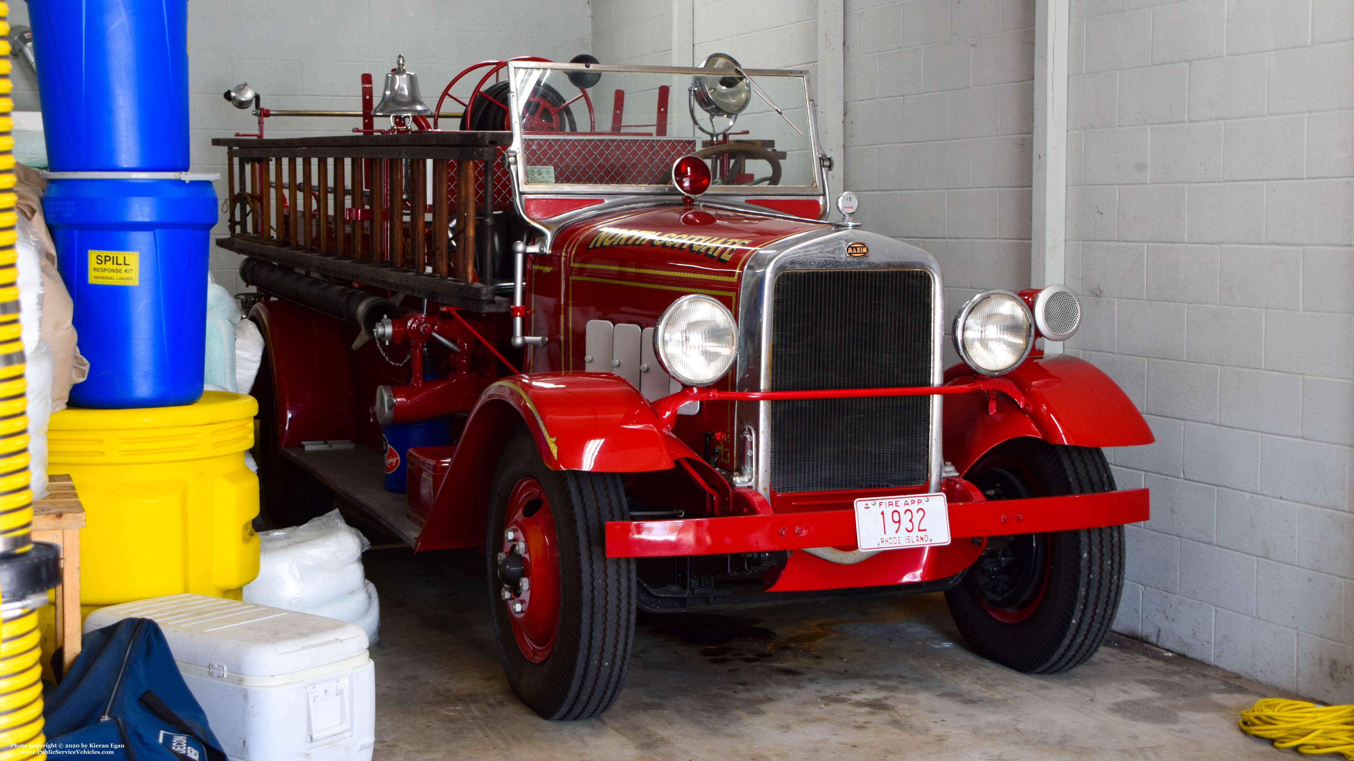 A photo  of North Scituate Fire District
            Antique Engine 2, a 1932 Maxim             taken by Kieran Egan
