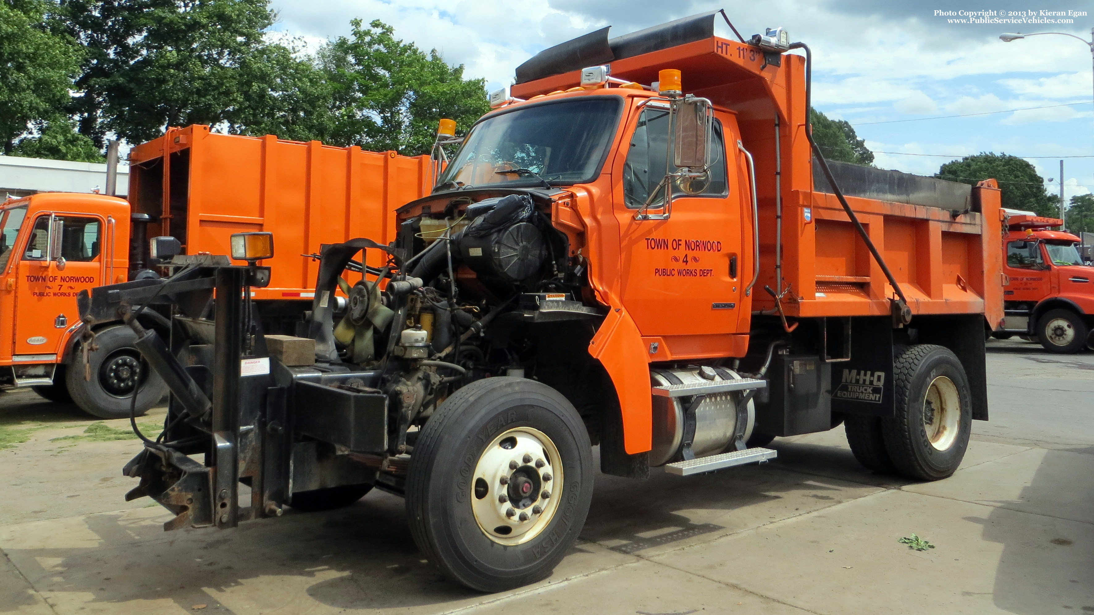 A photo  of Norwood Public Works
            Truck 4, a 2000-2012 Sterling             taken by Kieran Egan