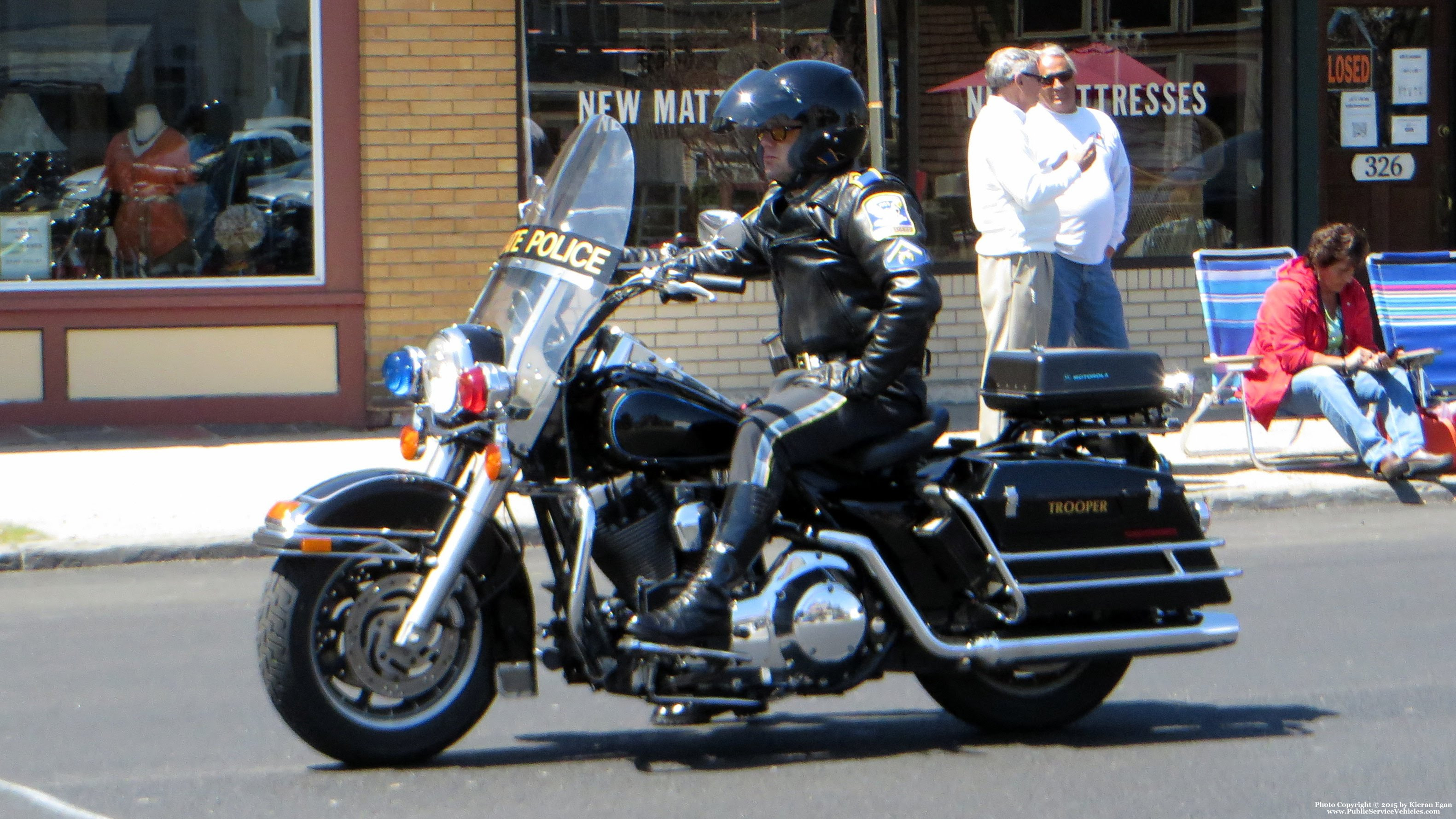 A photo  of Connecticut State Police
            Motorcycle, a 1990-2015 Harley Davidson Road King             taken by Kieran Egan