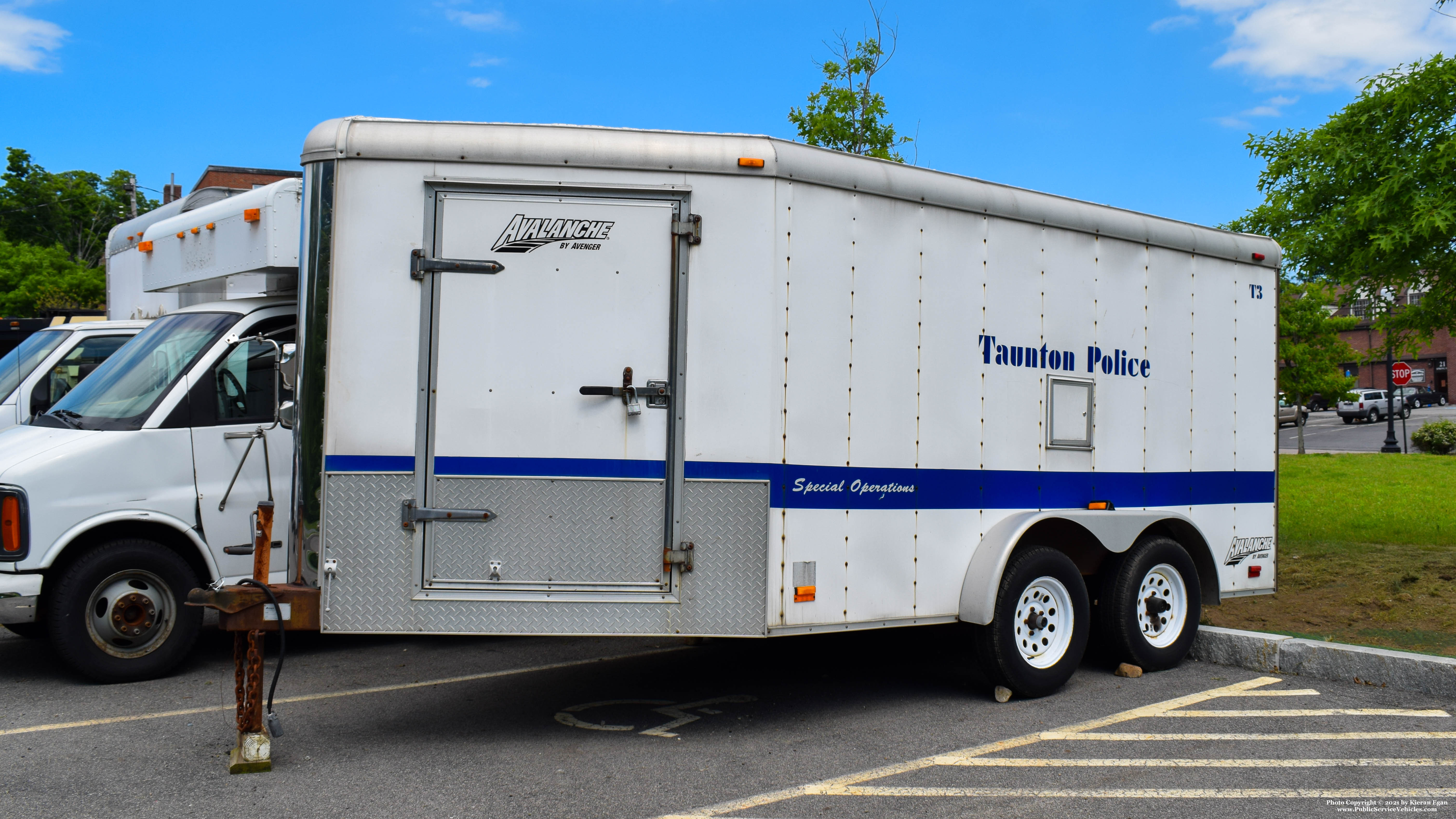 A photo  of Taunton Police
            Special Operations Trailer, a 1990-2010 Avenger Avalanche             taken by Kieran Egan