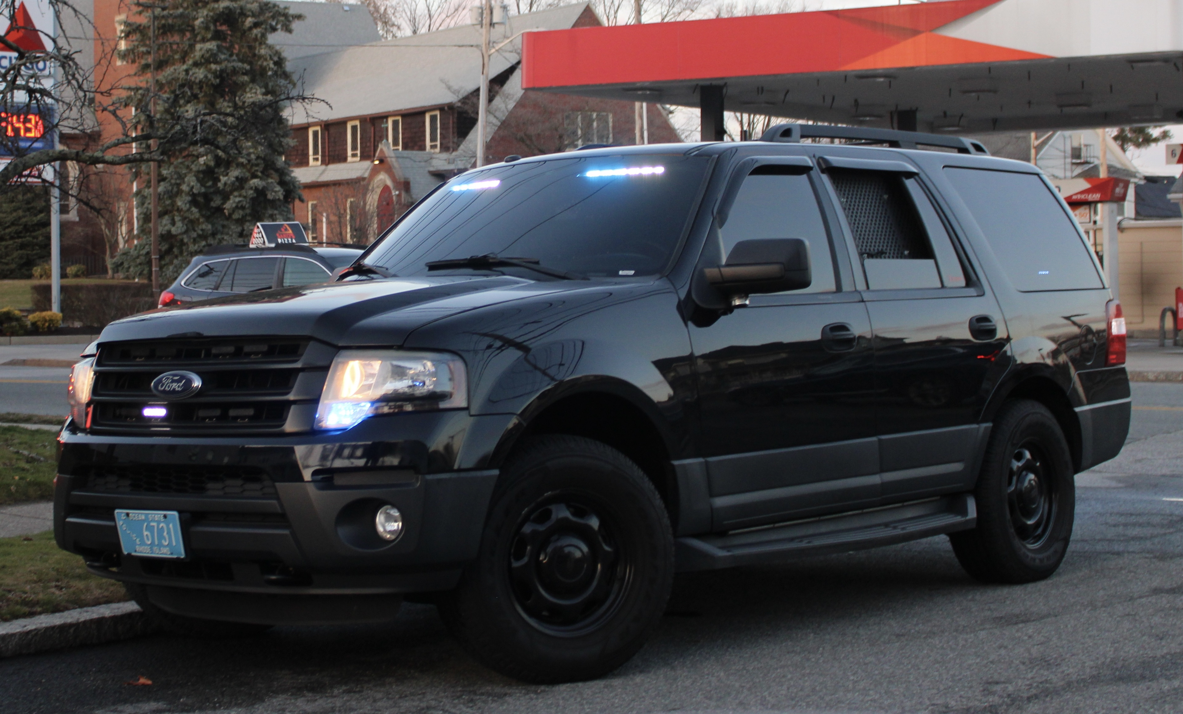 A photo  of Cranston Police
            K9-1, a 2016-2017 Ford Expedition             taken by @riemergencyvehicles