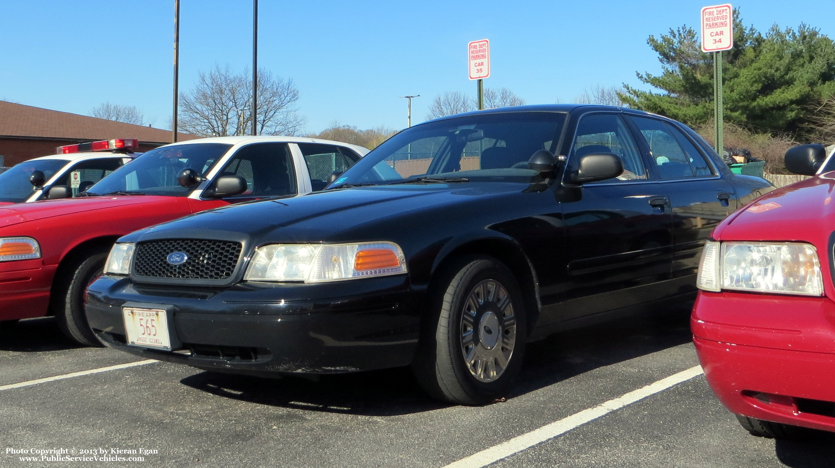 A photo  of Warwick Fire
            Car 34, a 2003-2005 Ford Crown Victoria Police Interceptor             taken by Kieran Egan
