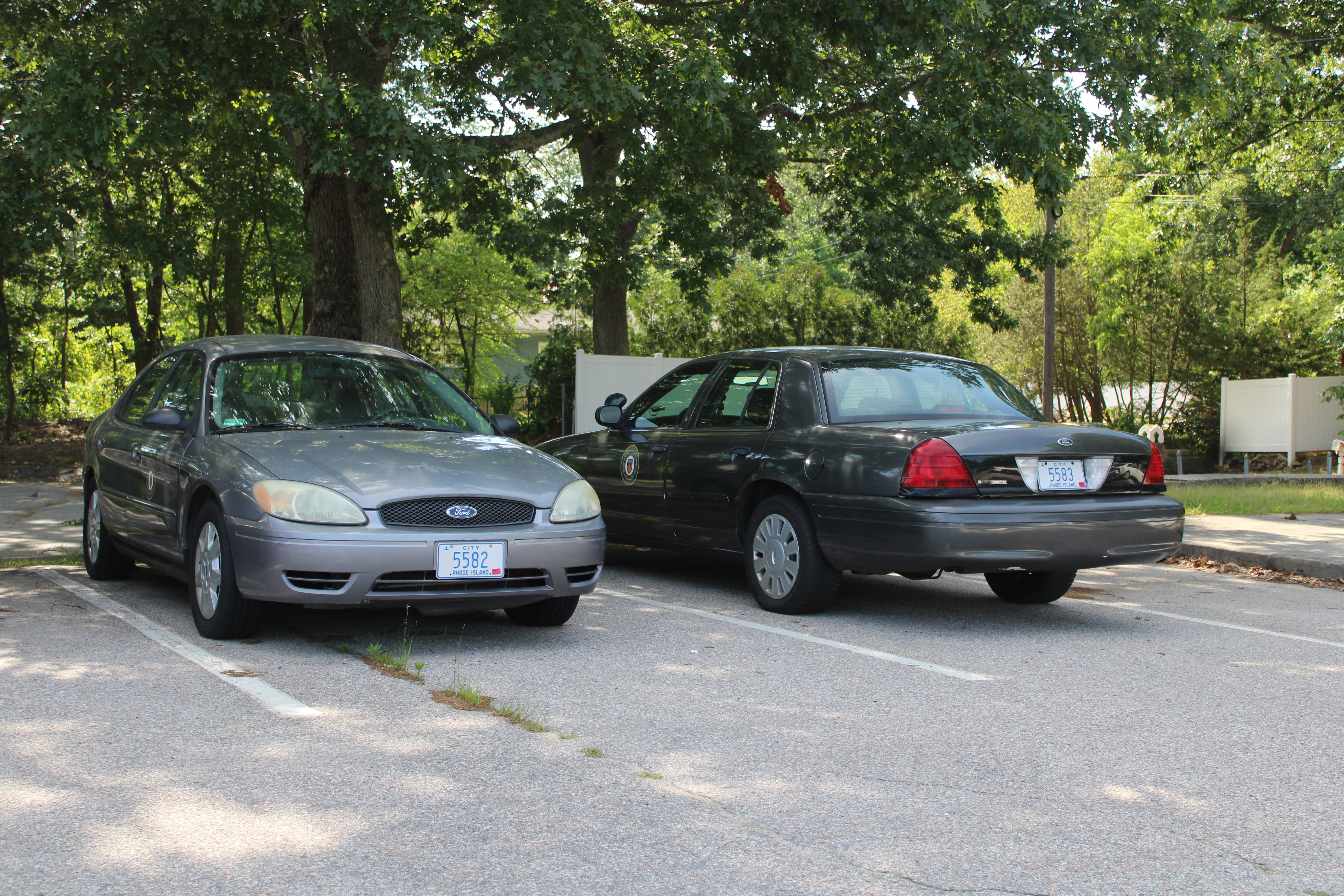 A photo  of Warwick Public Works
            Car 5582, a 2004-2007 Ford Taurus             taken by @riemergencyvehicles