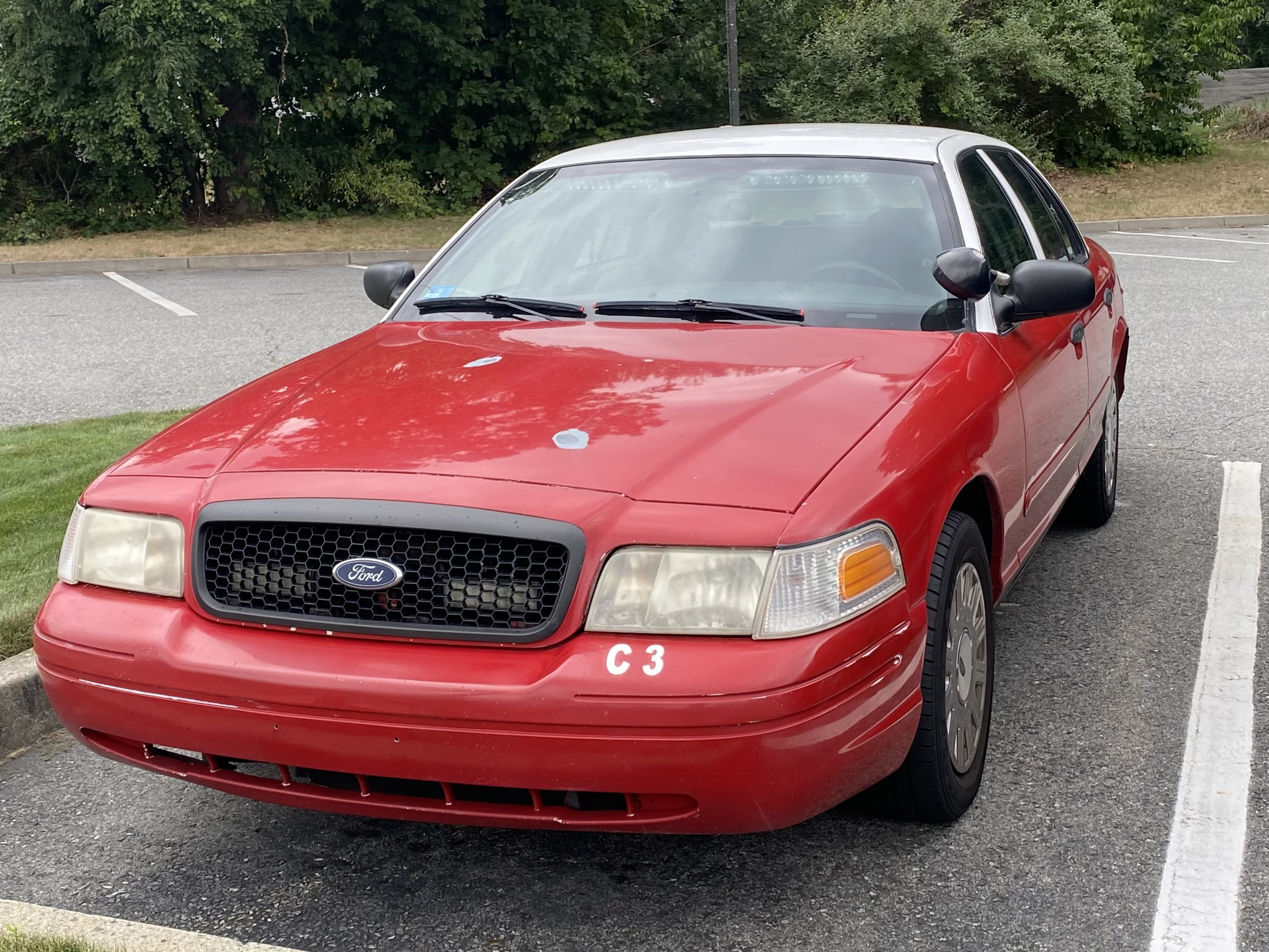A photo  of Warwick Fire
            Car 3, a 2003-2004 Ford Crown Victoria Police Interceptor             taken by @riemergencyvehicles
