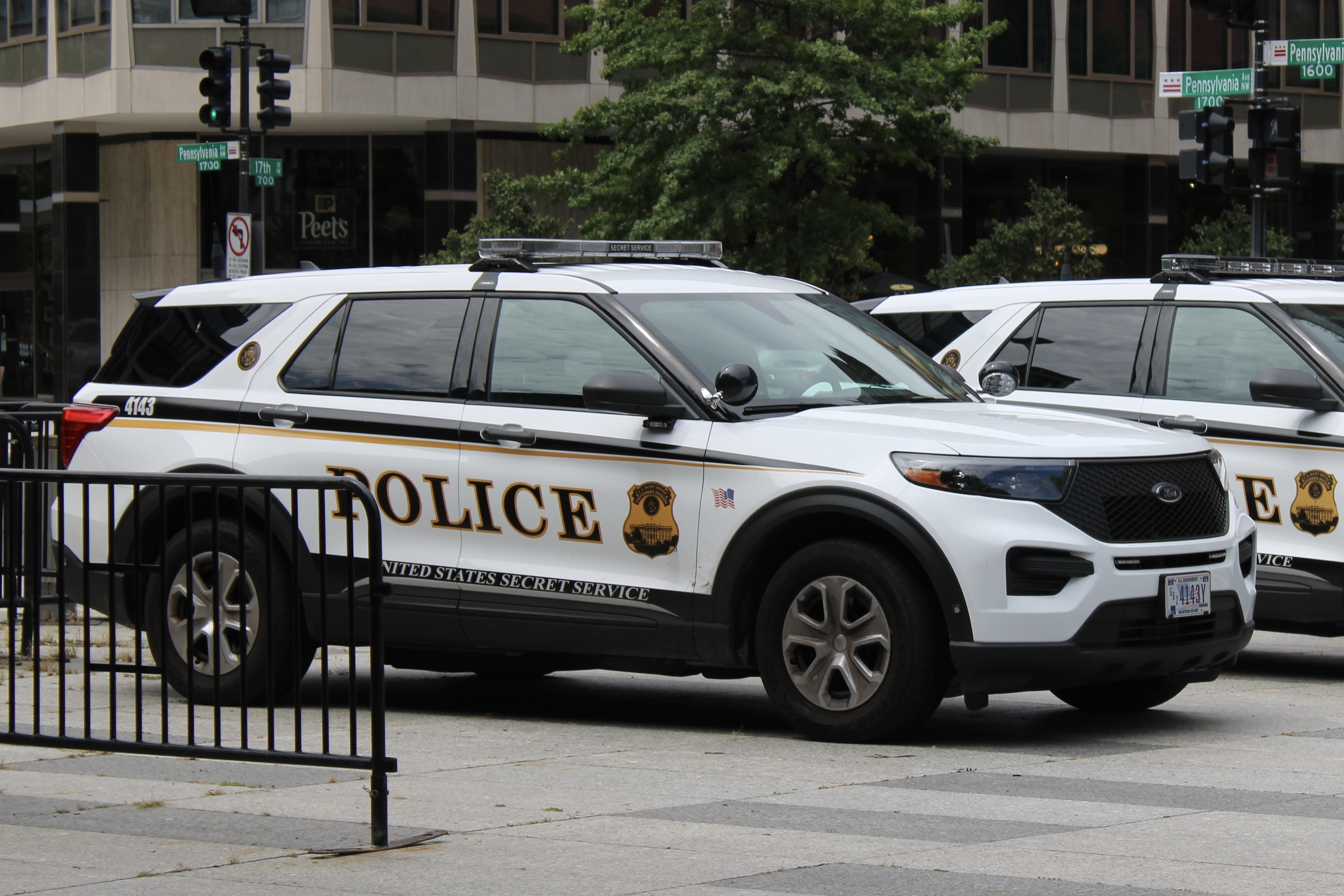A photo  of United States Secret Service
            Cruiser 4143, a 2020-2022 Ford Police Interceptor Utility/Code 3 Pursuit             taken by @riemergencyvehicles