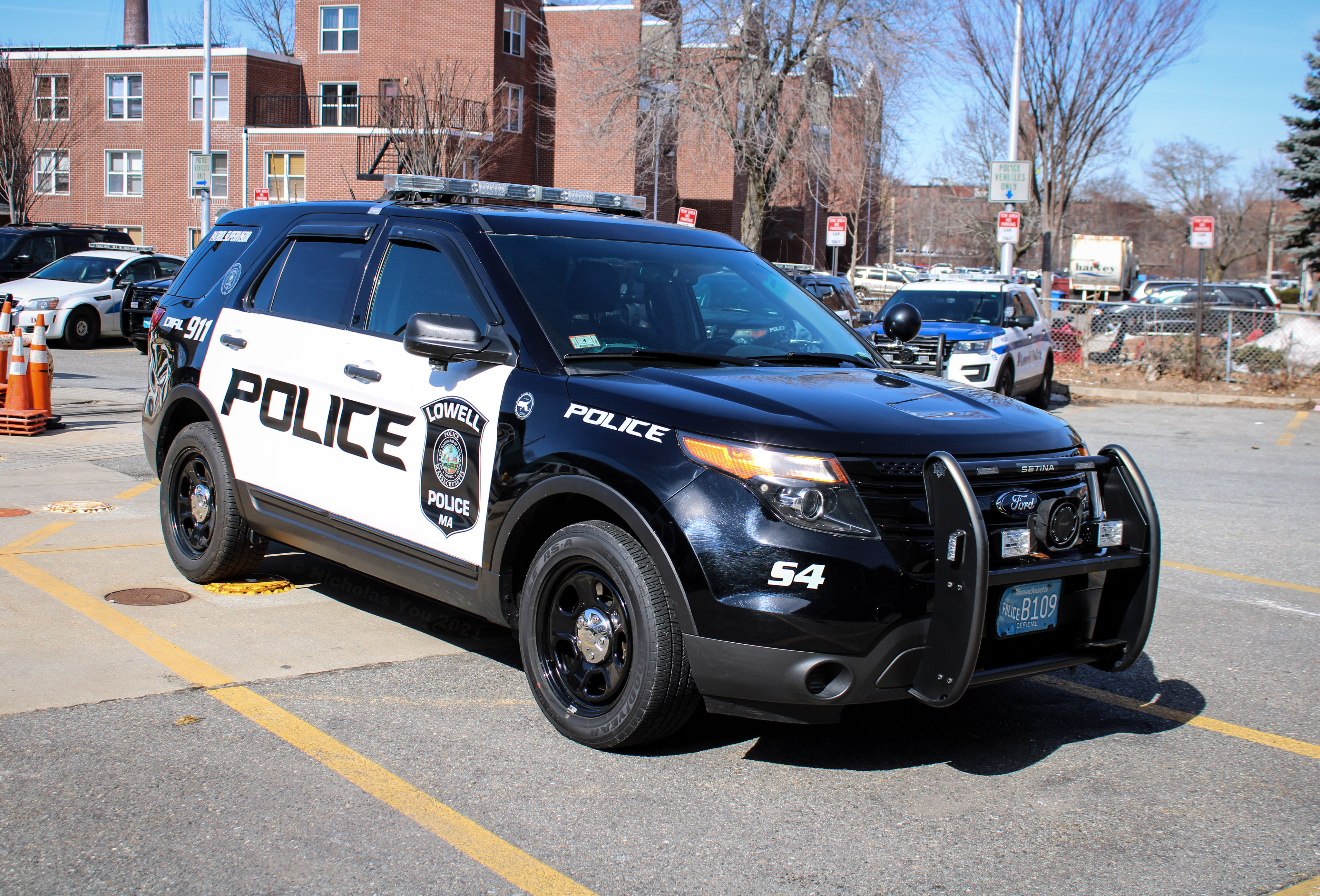 A photo  of Lowell Police
            Supervisor 4, a 2015 Ford Police Interceptor Utility             taken by Nicholas You