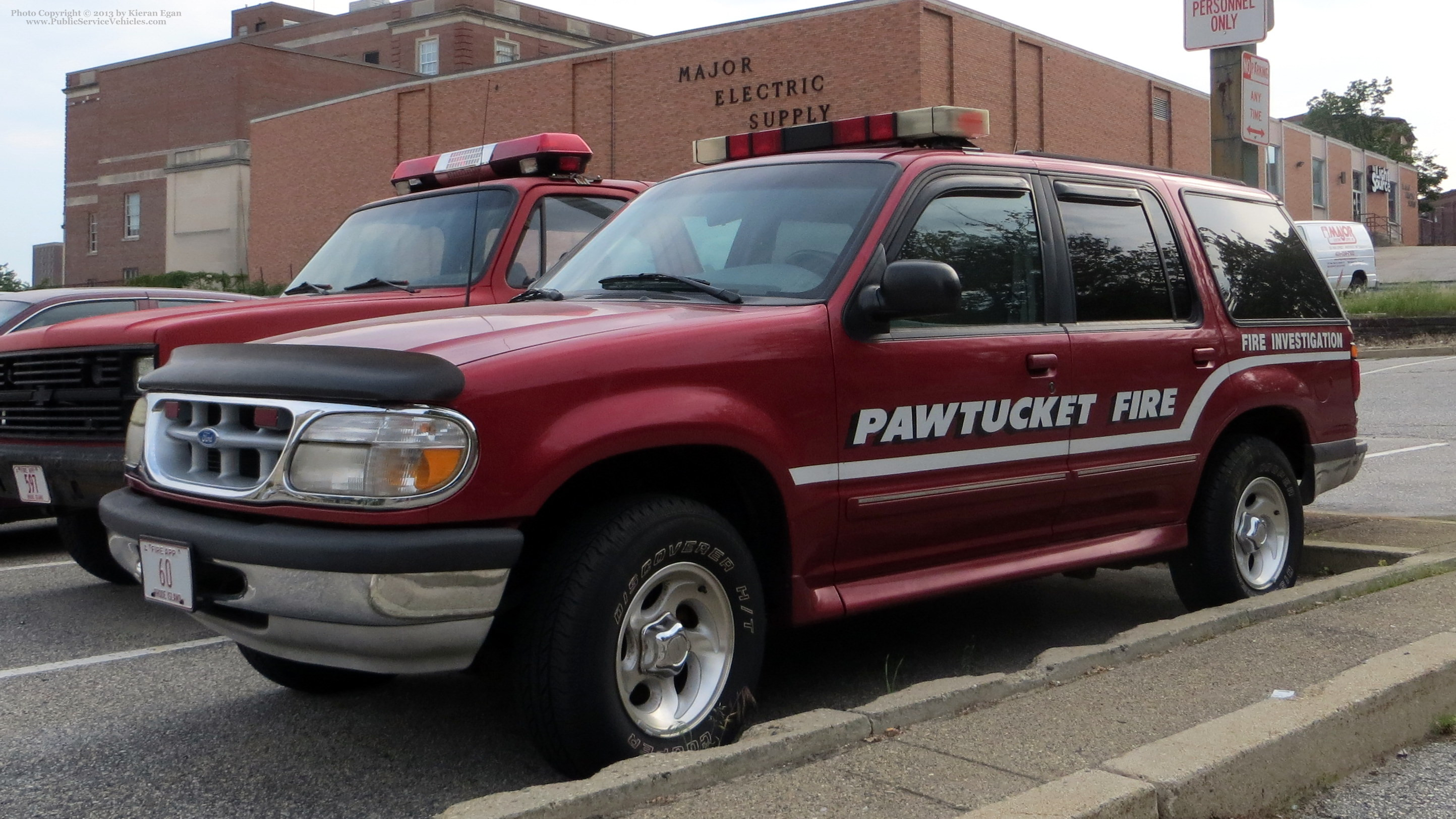 A photo  of Pawtucket Fire
            Fire Investigation Unit, a 1995-2001 Ford Explorer             taken by Kieran Egan