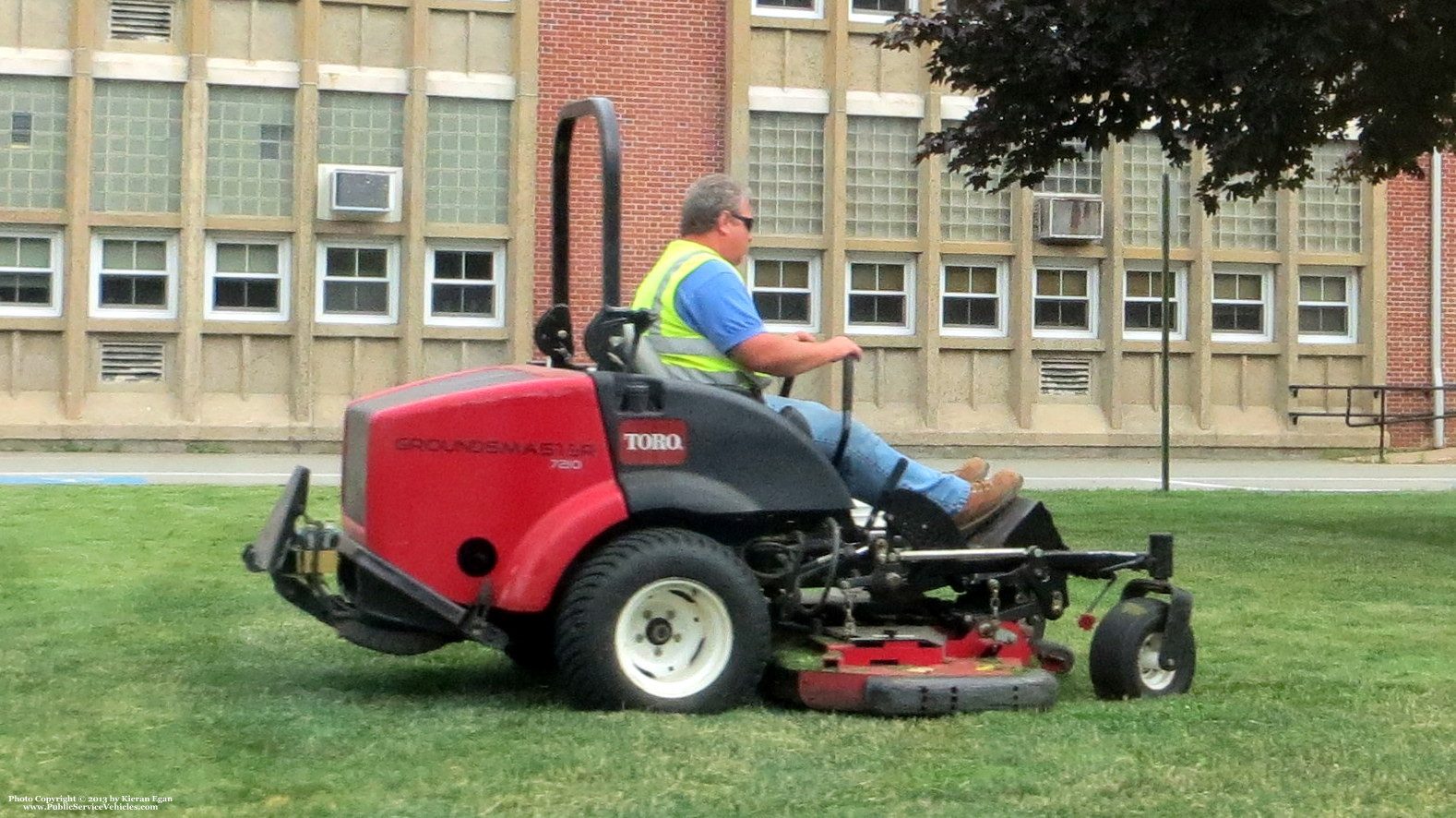 A photo  of Walpole Parks Department
            Mower 374, a 2007 Toro Groundsmaster 7210             taken by Kieran Egan