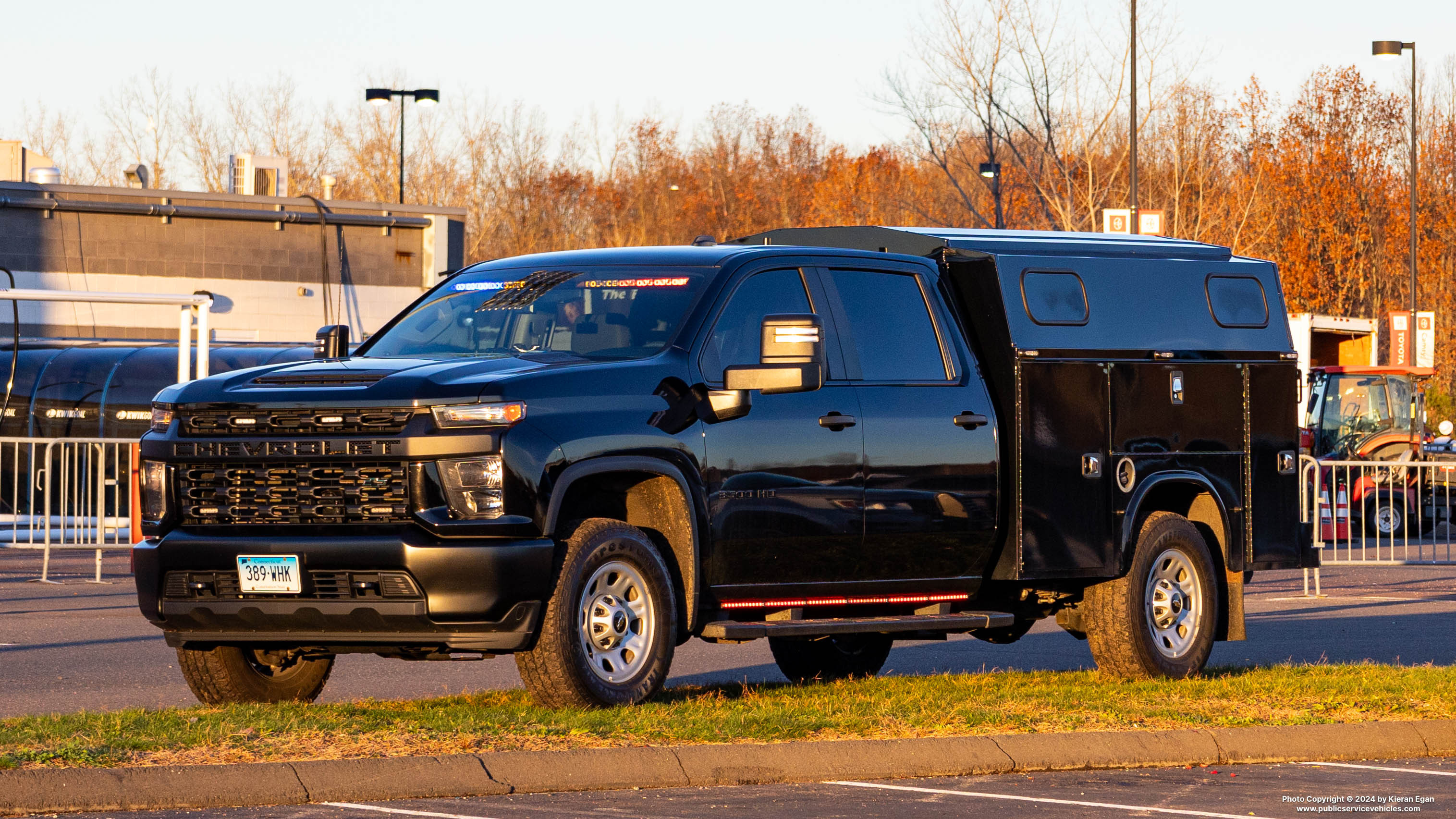 A photo  of Connecticut State Police
            Cruiser 389, a 2020-2023 Chevrolet 3500 Crew Cab             taken by Kieran Egan