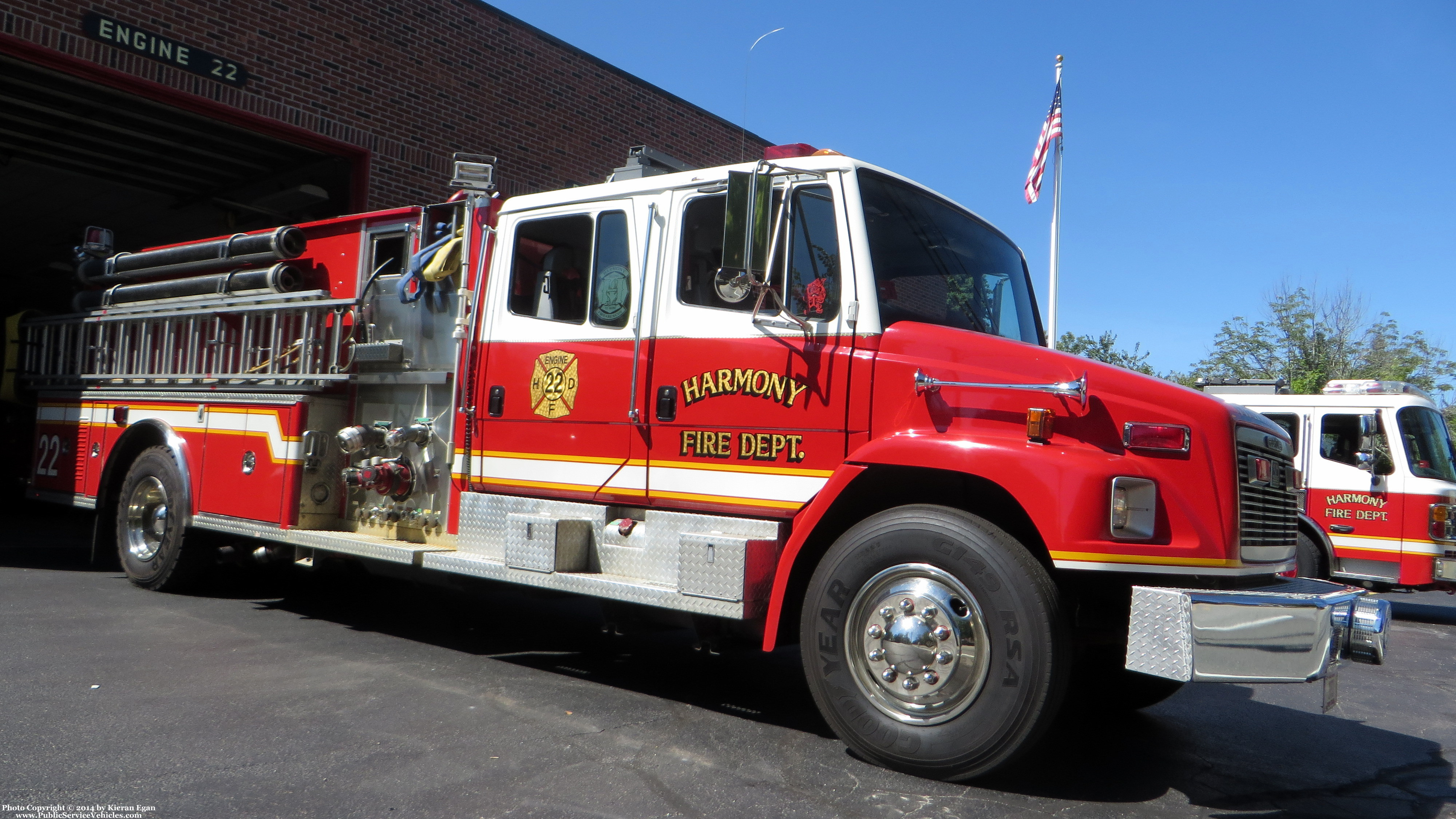 A photo  of Harmony Fire District
            Engine 22, a 1994 Freightliner              taken by Kieran Egan