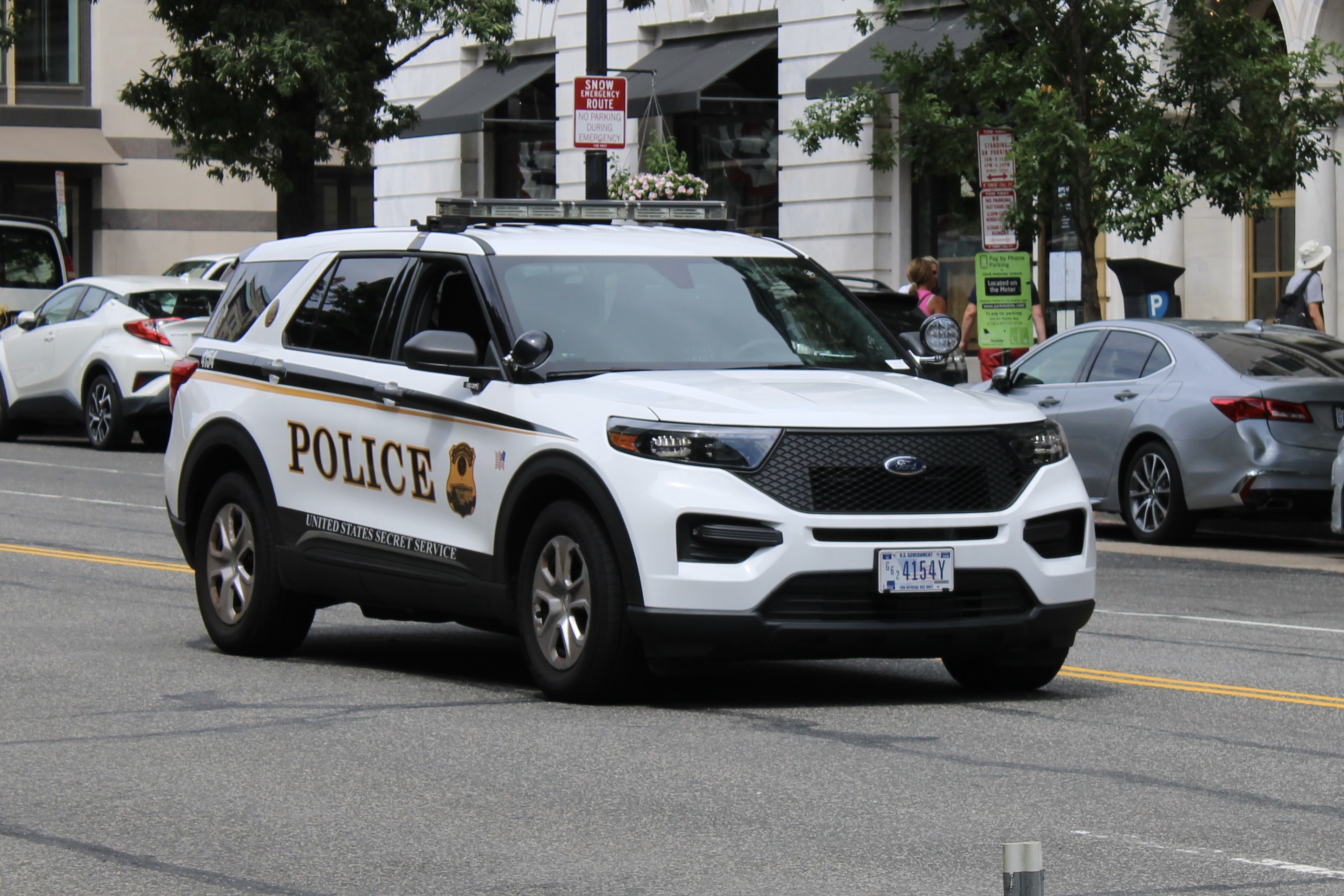 A photo  of United States Secret Service
            Cruiser 4154, a 2020-2022 Ford Police Interceptor Utility             taken by @riemergencyvehicles
