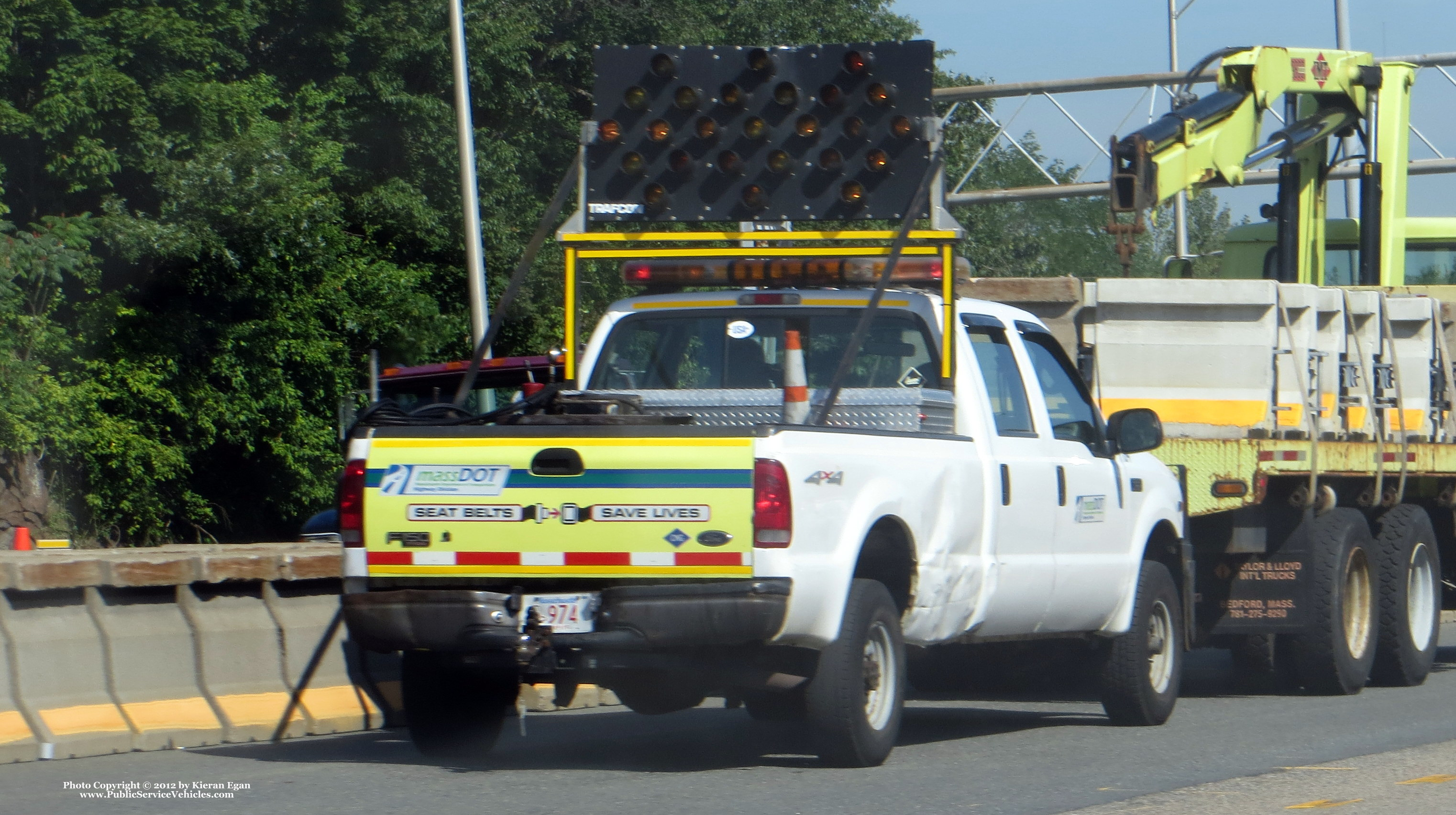 A photo  of Massachusetts Department of Transportation
            Truck 974, a 1999 Ford F-250 Crew Cab             taken by Kieran Egan