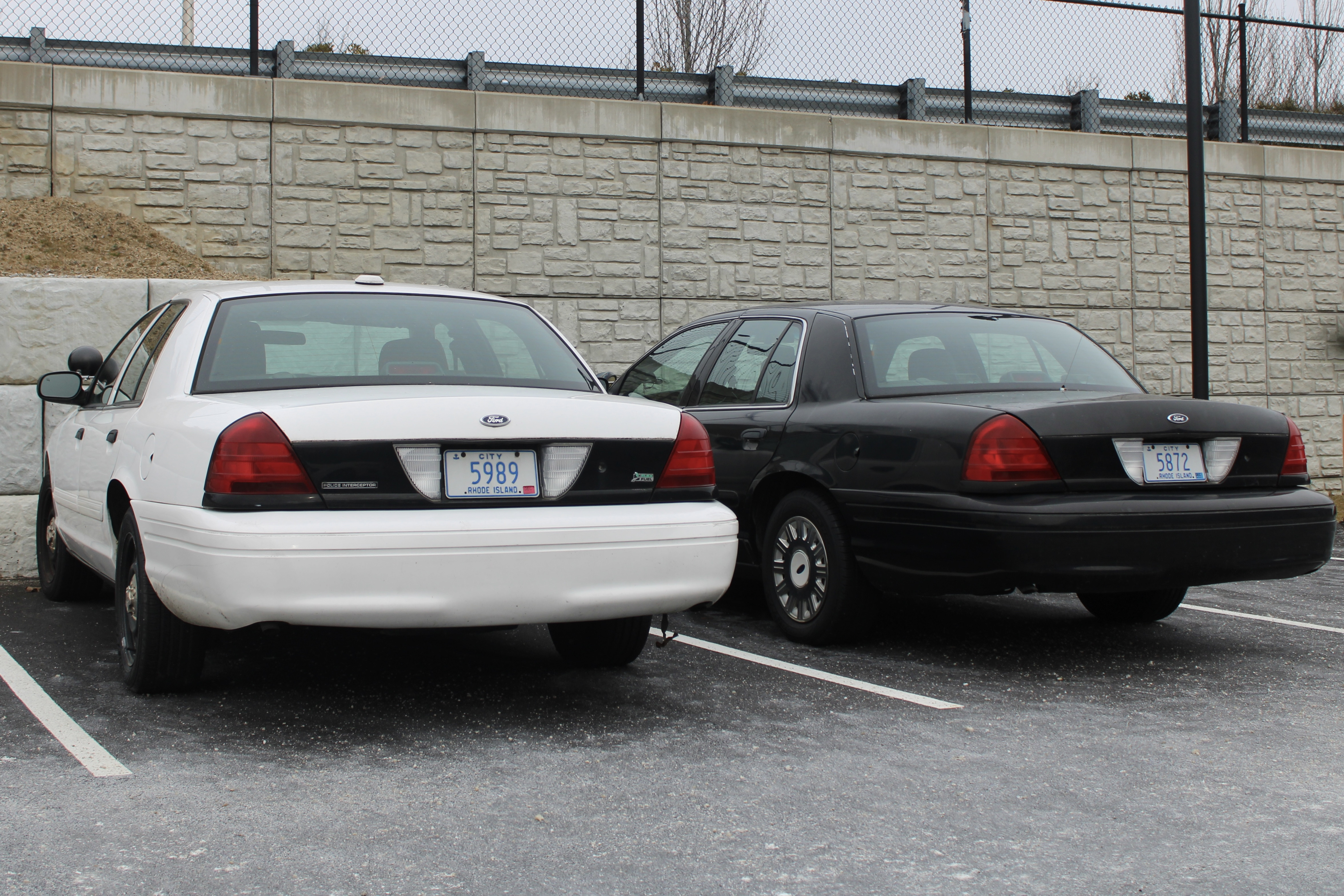 A photo  of Warwick Public Works
            Car 5989, a 2009-2011 Ford Crown Victoria Police Interceptor             taken by @riemergencyvehicles