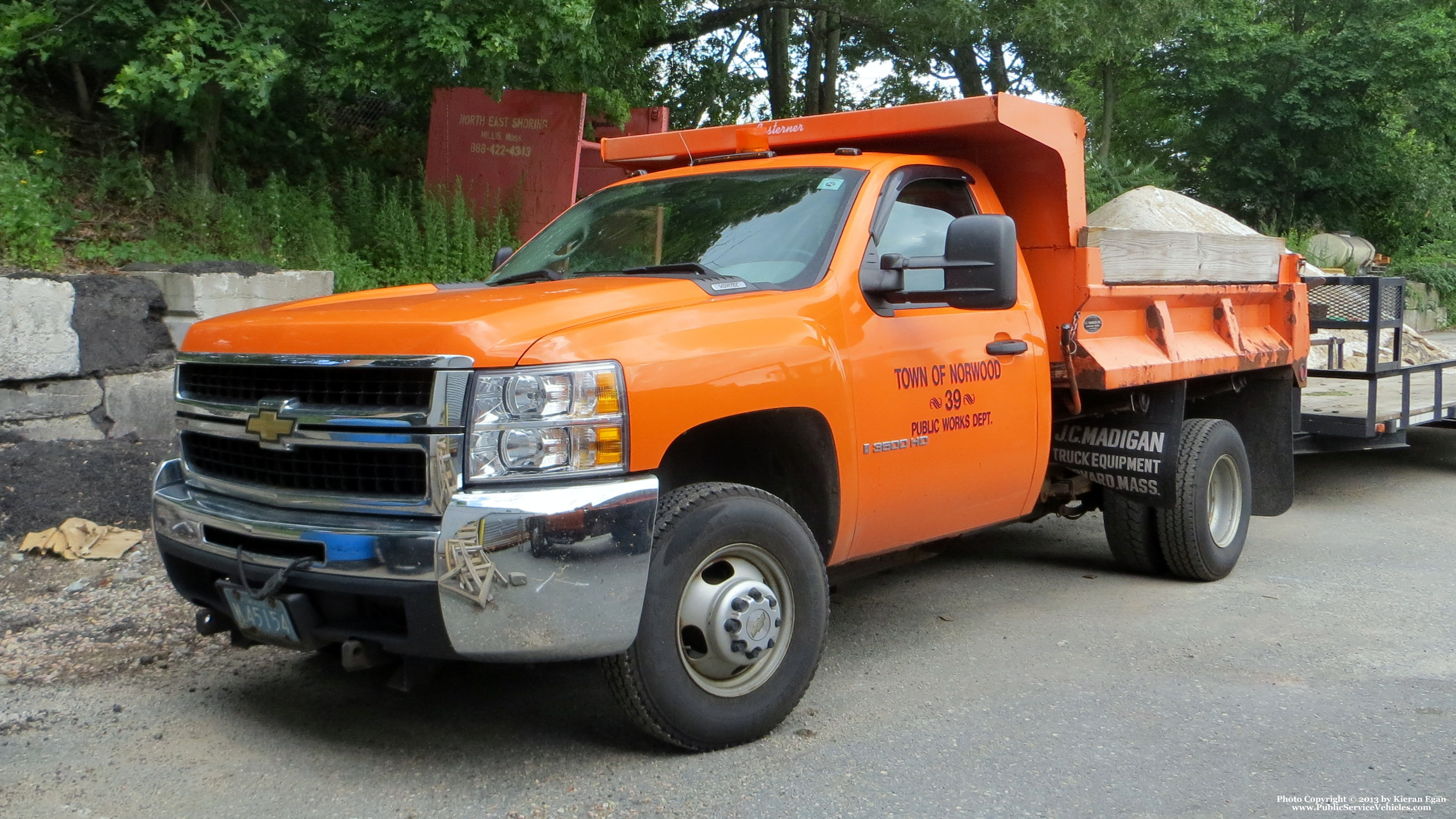 A photo  of Norwood Public Works
            Truck 39, a 2007 Chevrolet Silverado             taken by Kieran Egan