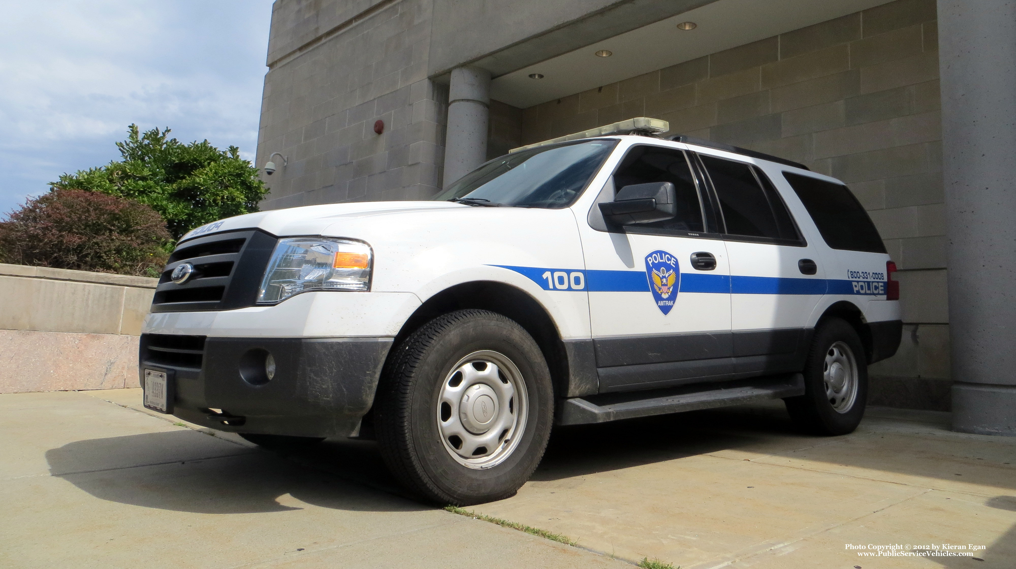 A photo  of Amtrak Police
            Cruiser 100, a 2007-2011 Ford Expedition             taken by Kieran Egan