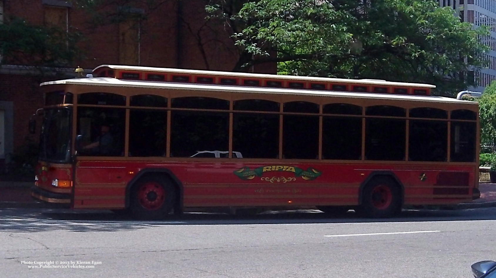 A photo  of Rhode Island Public Transit Authority
            Trolley 1004, a 2010 Gillig Low Floor Trolley Replica HEV             taken by Kieran Egan