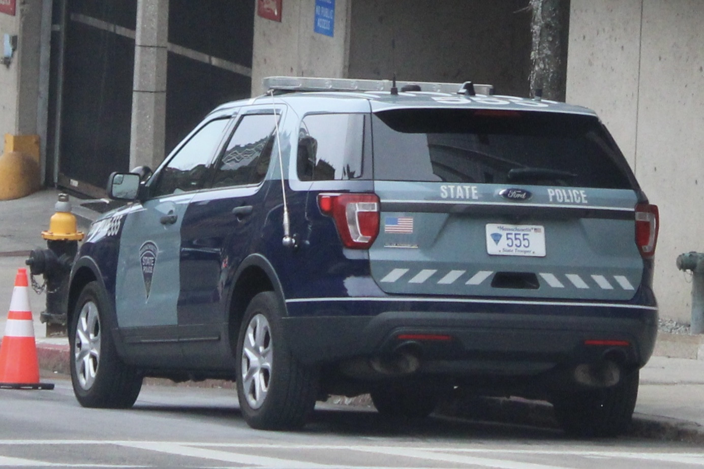 A photo  of Massachusetts State Police
            Cruiser 555, a 2017 Ford Police Interceptor Utility             taken by @riemergencyvehicles