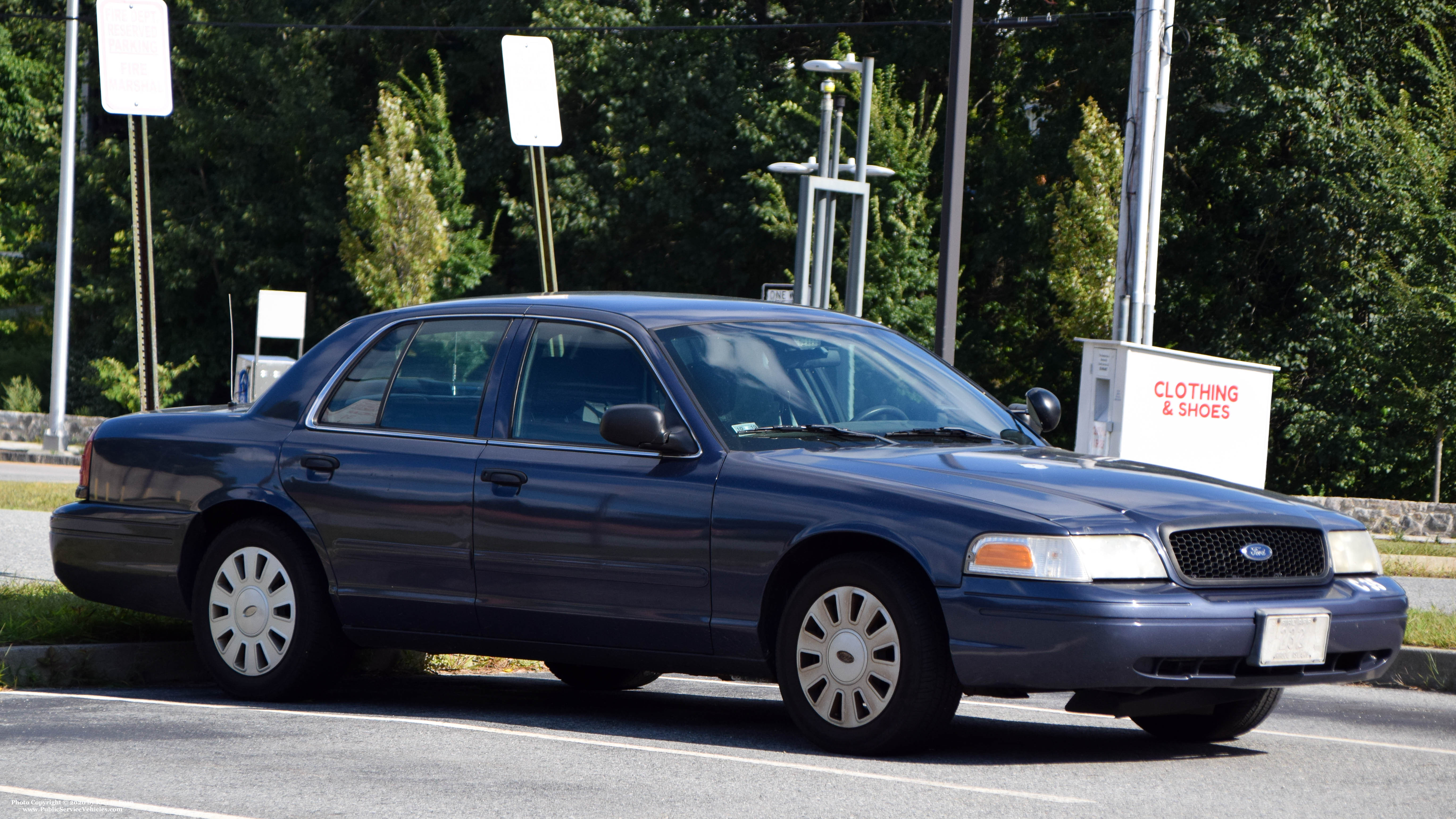 A photo  of Warwick Fire
            Car 35, a 2006-2008 Ford Crown Victoria Police Interceptor             taken by Kieran Egan