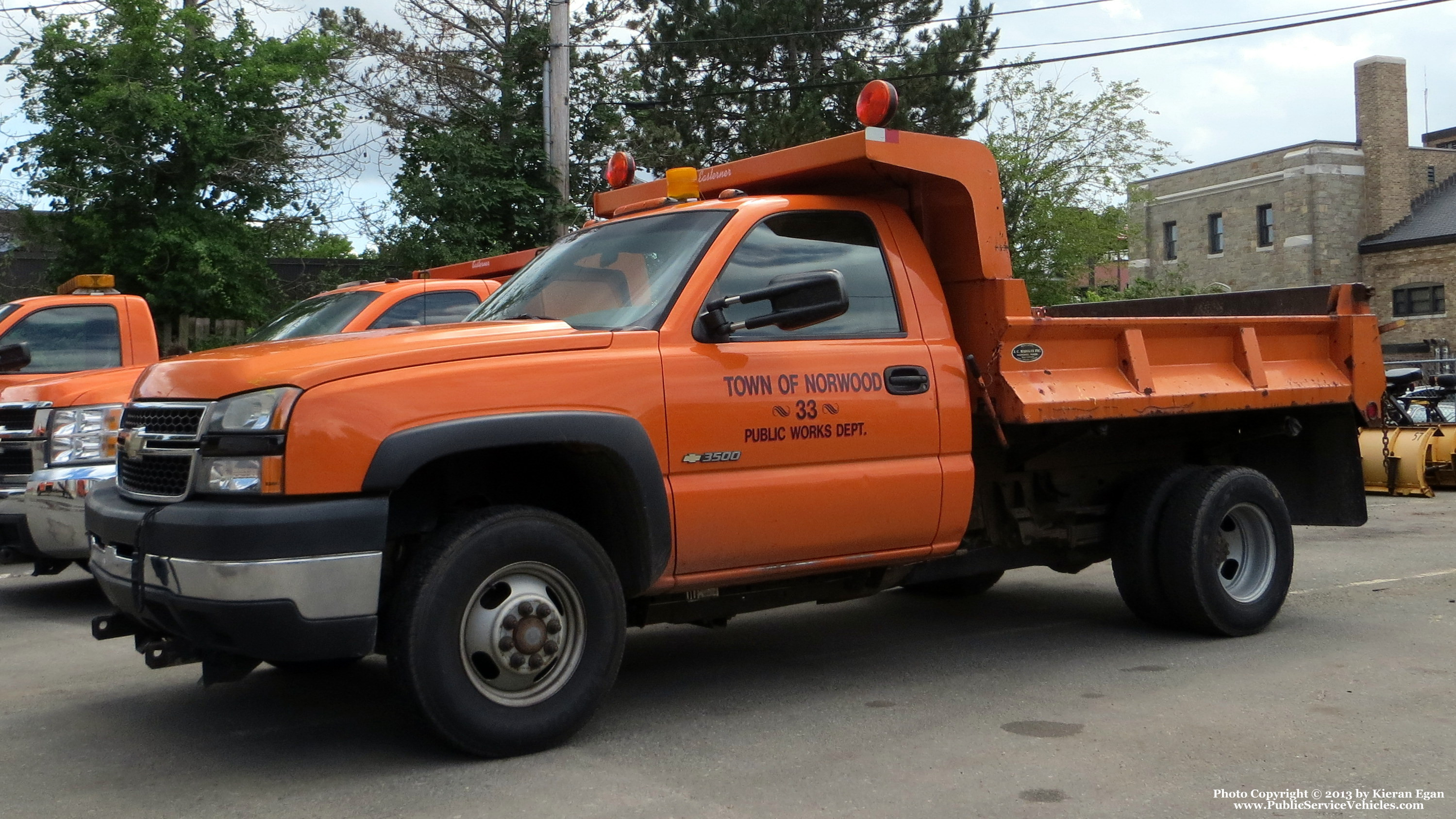 A photo  of Norwood Public Works
            Truck 33, a 2000-2007 Chevrolet Silverado             taken by Kieran Egan