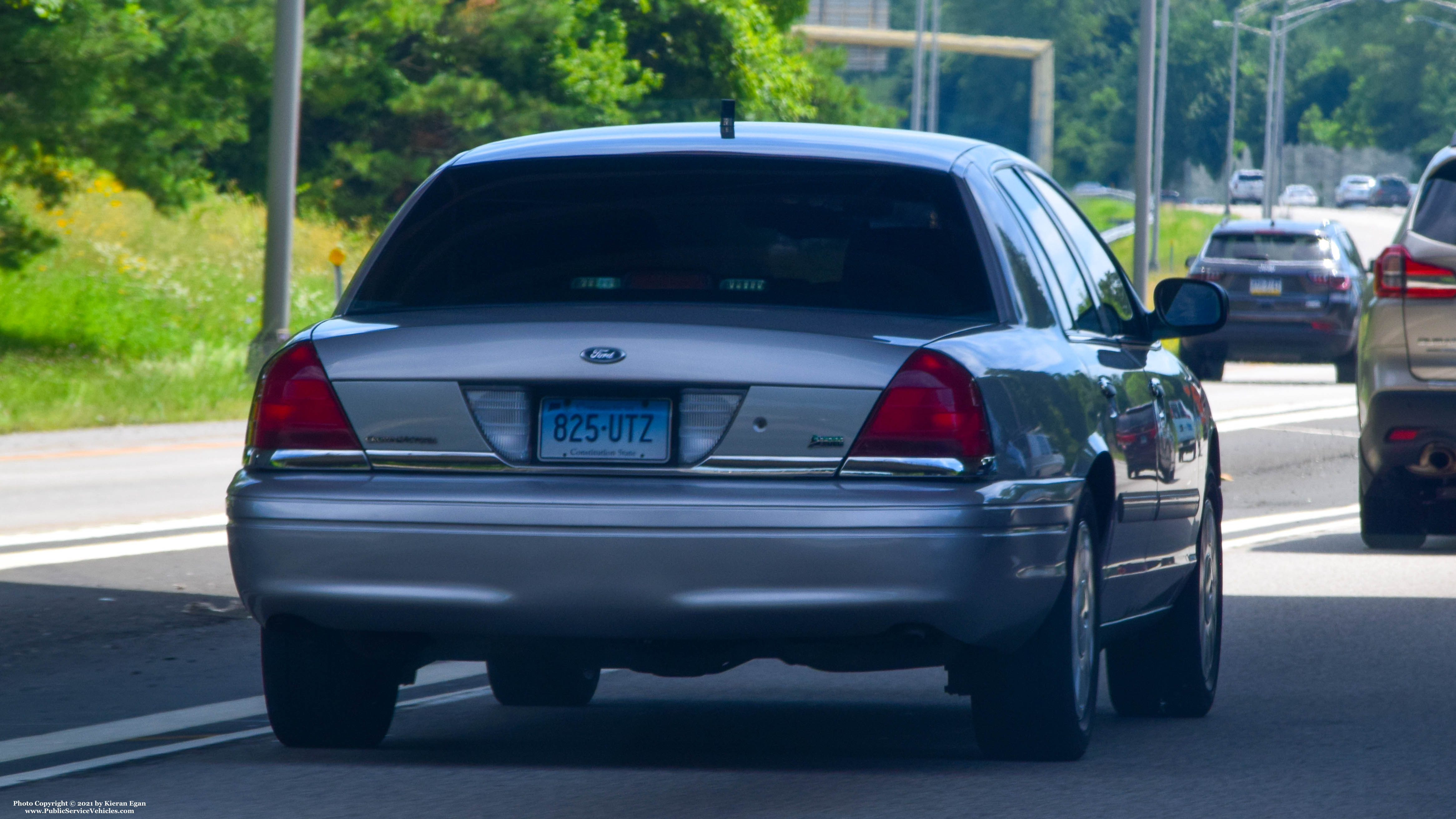 A photo  of Connecticut State Police
            Cruiser 825, a 2009-2011 Ford Crown Victoria Police Interceptor             taken by Kieran Egan