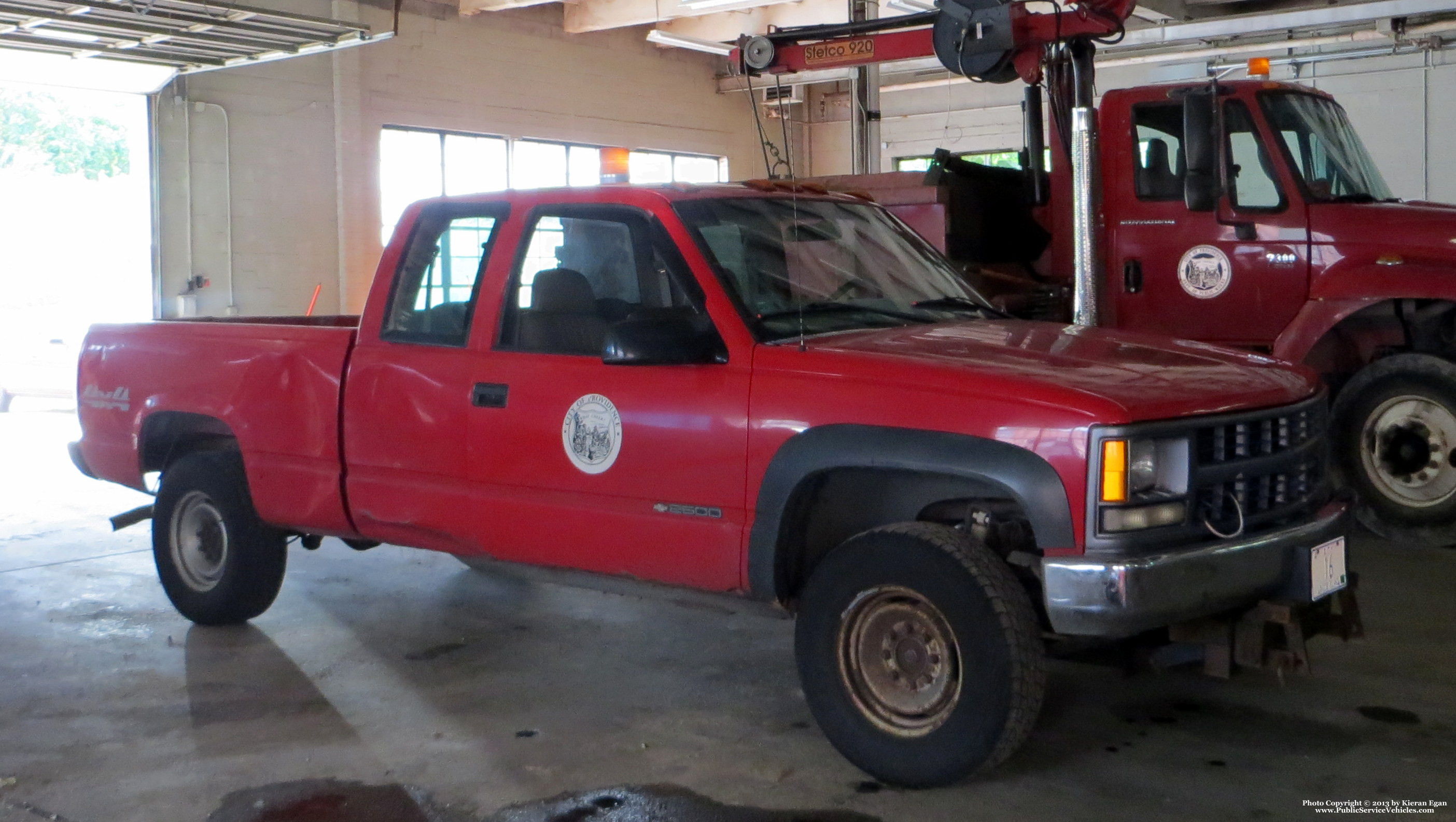 A photo  of Providence Sewer Division
            Truck 16, a 1988-1998 Chevrolet 2500 Extended Cab             taken by Kieran Egan