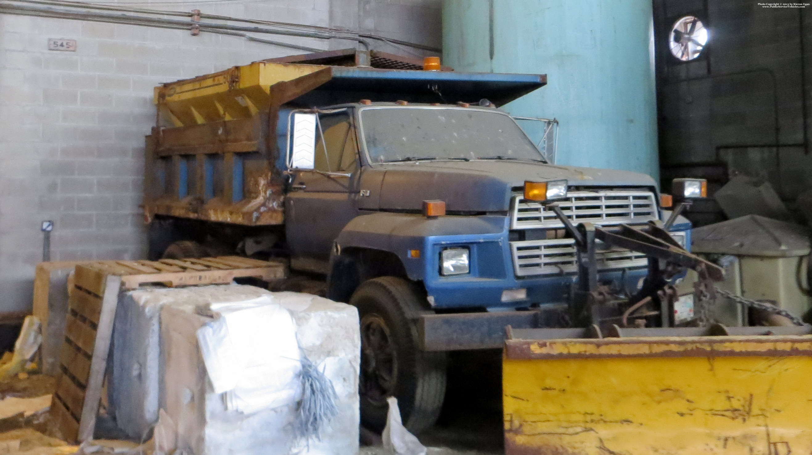 A photo  of Providence Highway Division
            Truck 255, a 1980-1994 Ford F-600             taken by Kieran Egan