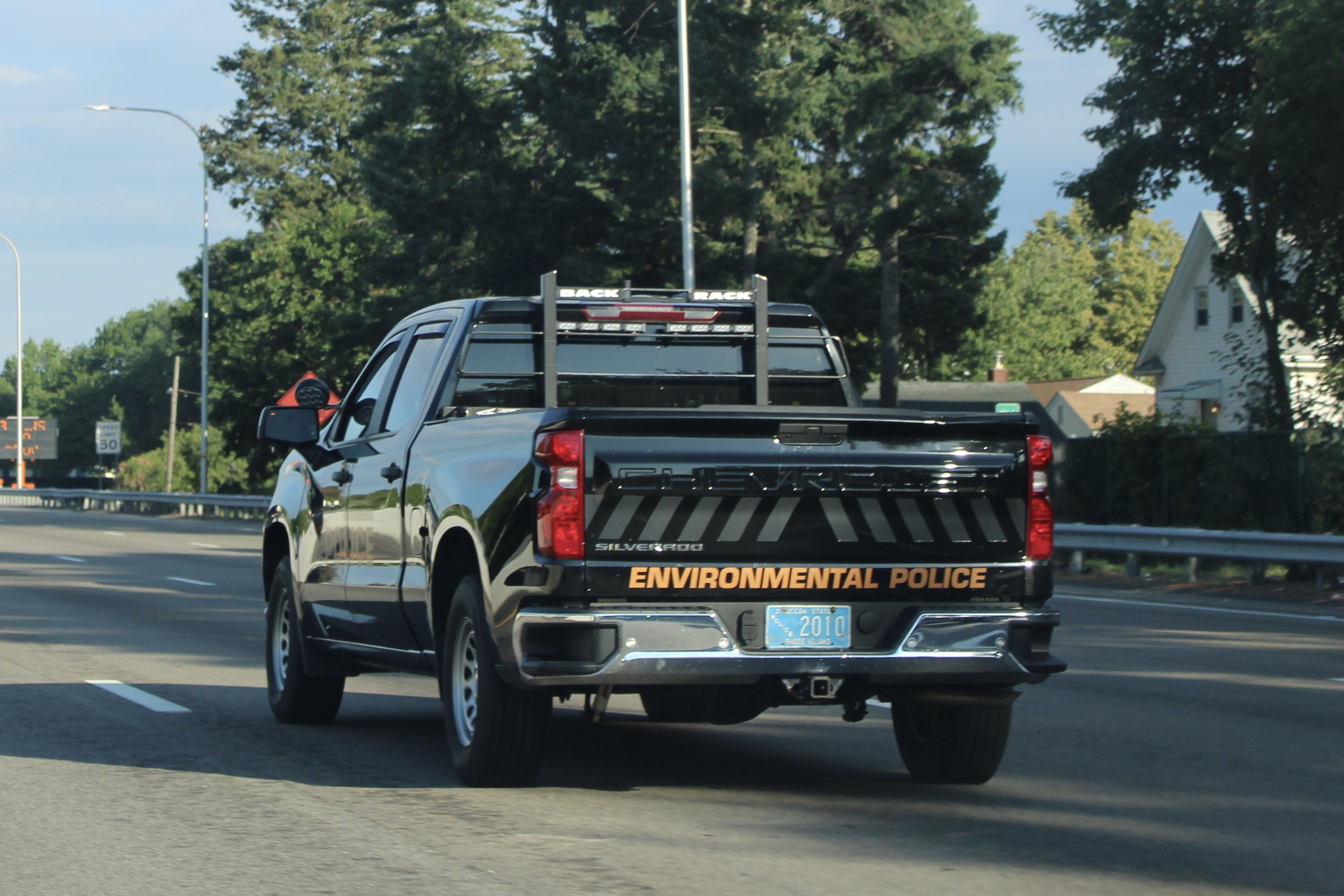 A photo  of Rhode Island Environmental Police
            Cruiser 2010, a 2020 Chevrolet Silverado             taken by @riemergencyvehicles