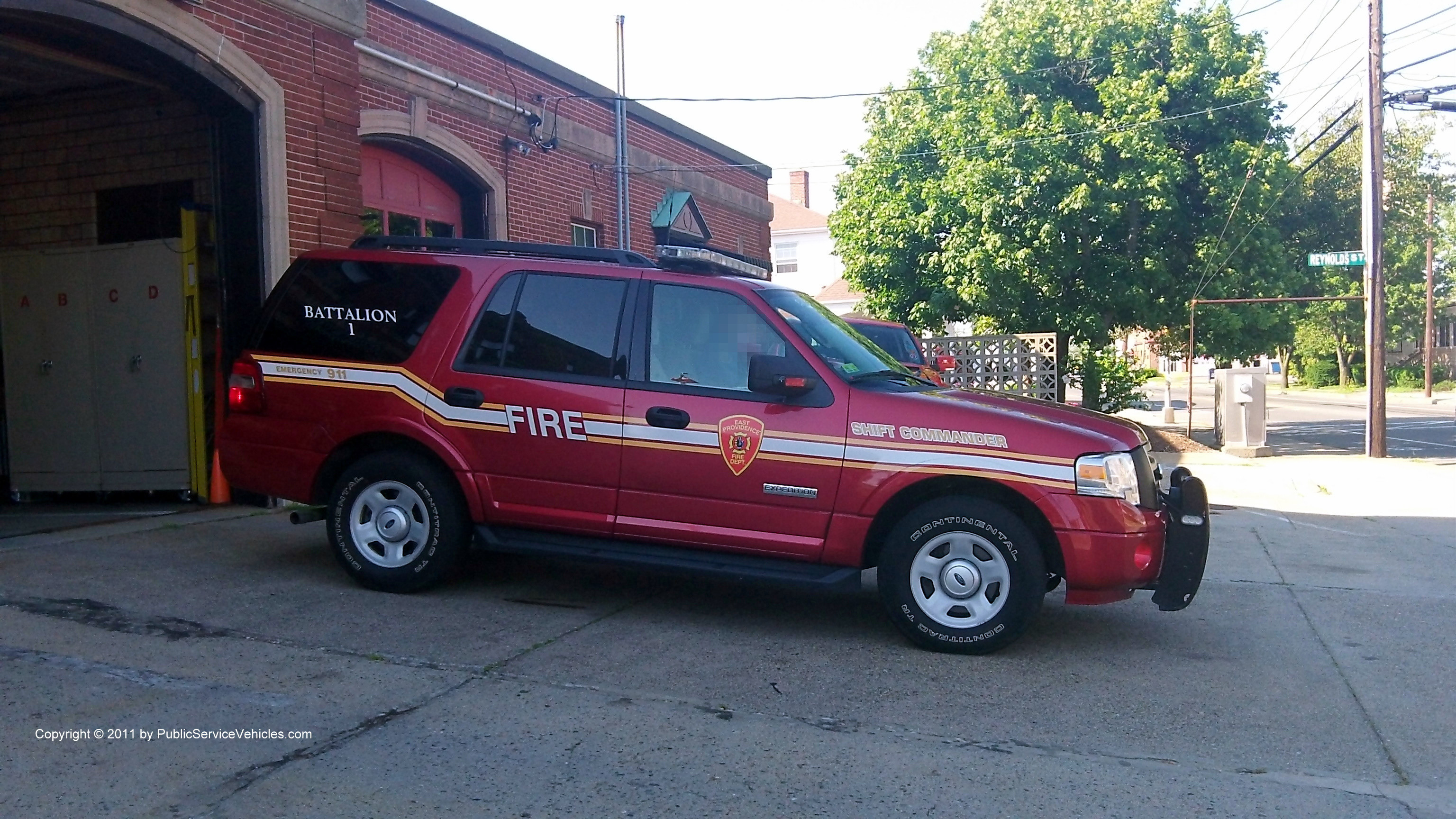 A photo  of East Providence Fire
            Battalion Chief 1, a 2008 Ford Expedition XLT             taken by Kieran Egan