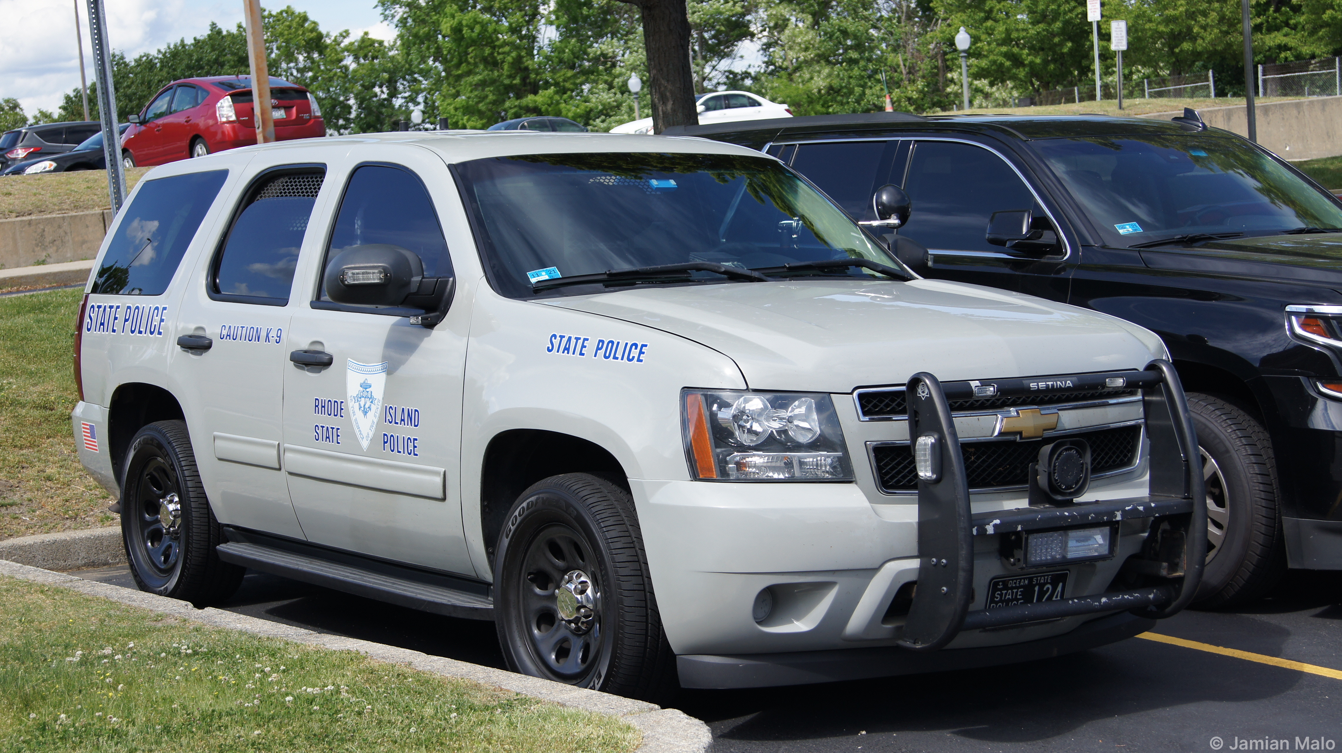A photo  of Rhode Island State Police
            Cruiser 124, a 2013 Chevrolet Tahoe             taken by Jamian Malo