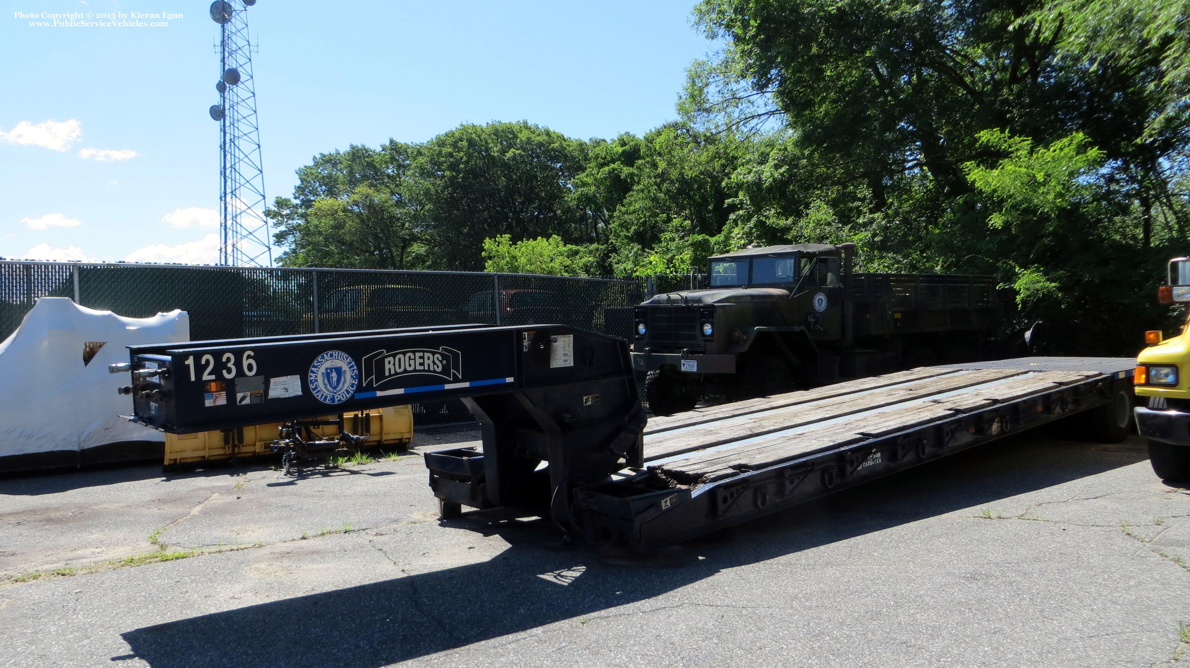 A photo  of Massachusetts State Police
            Trailer 1236, a 2000-2013 Rogers Lowboy Trailer             taken by Kieran Egan