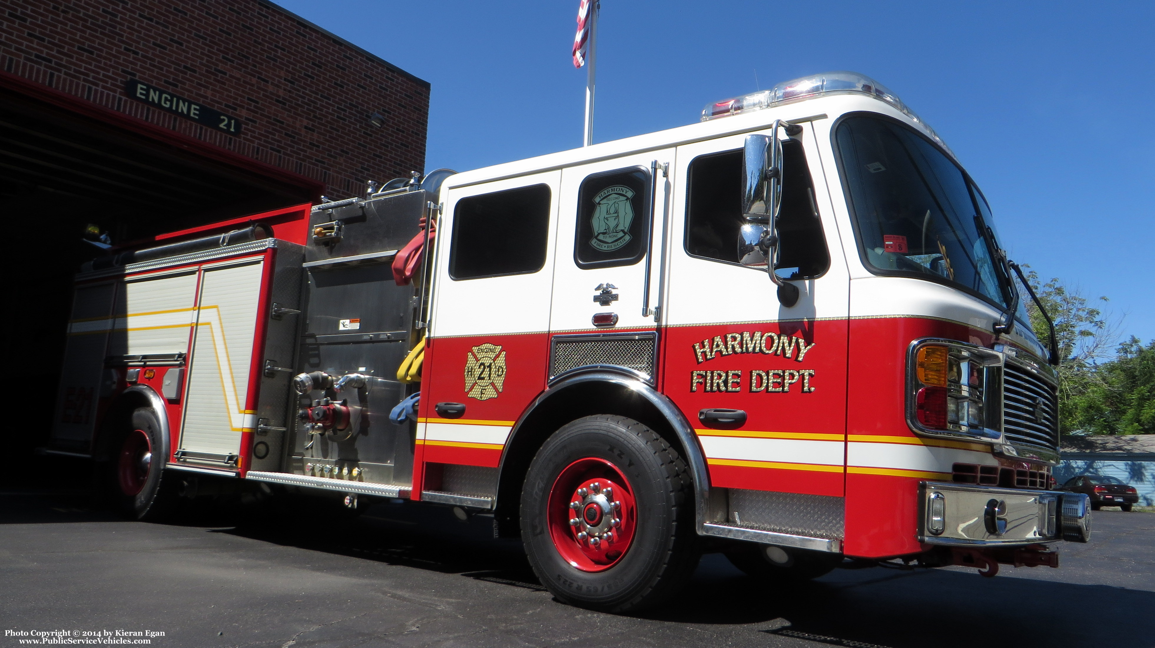 A photo  of Harmony Fire District
            Engine 21, a 2005 American LaFrance Eagle             taken by Kieran Egan