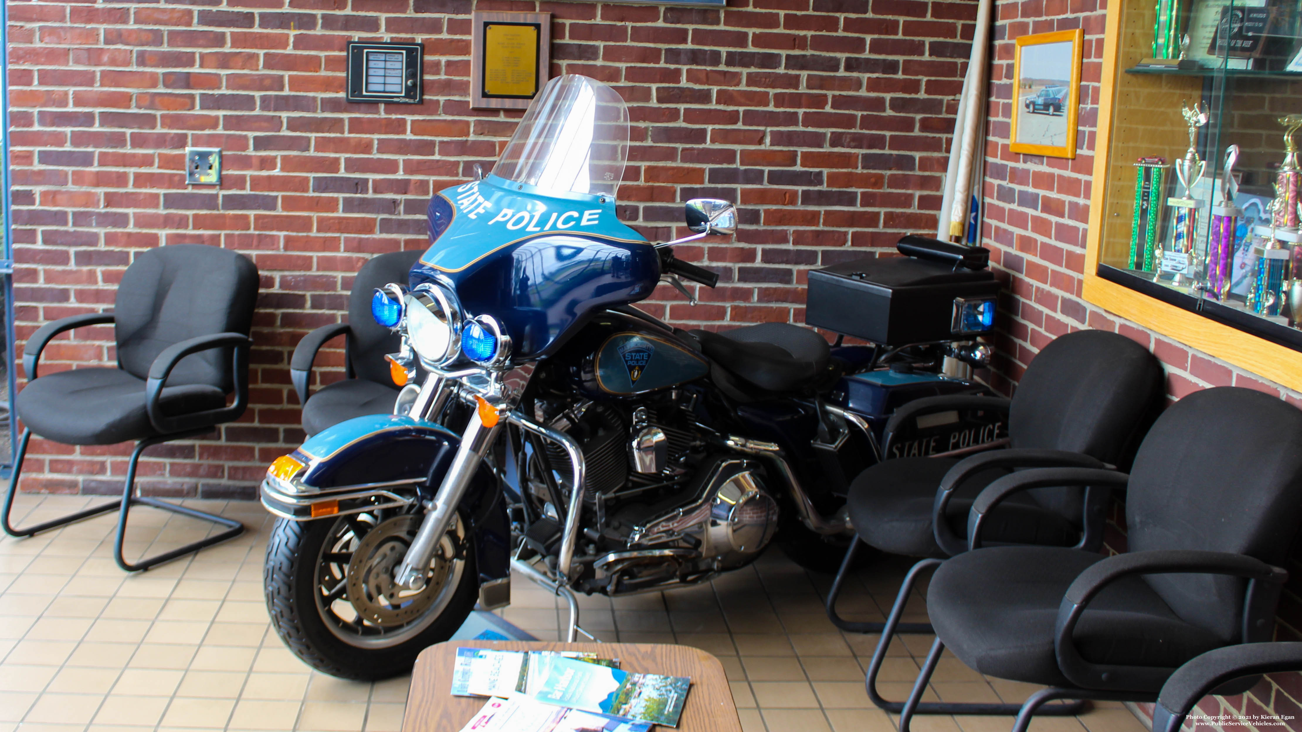 A photo  of Massachusetts State Police
            Fleet Section Display Bike, a 1990-2010 Harley-Davidson Electra Glide             taken by Kieran Egan