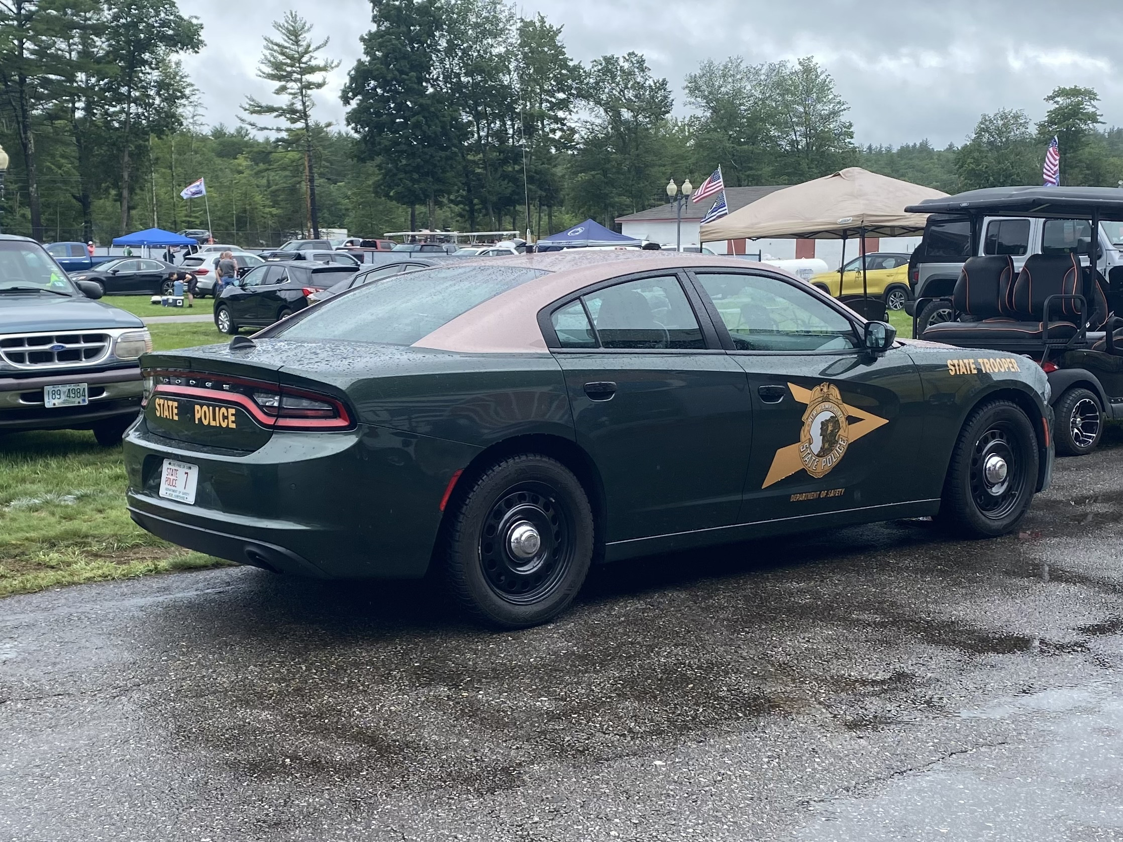 A photo  of New Hampshire State Police
            Cruiser 7, a 2015-2019 Dodge Charger             taken by @riemergencyvehicles