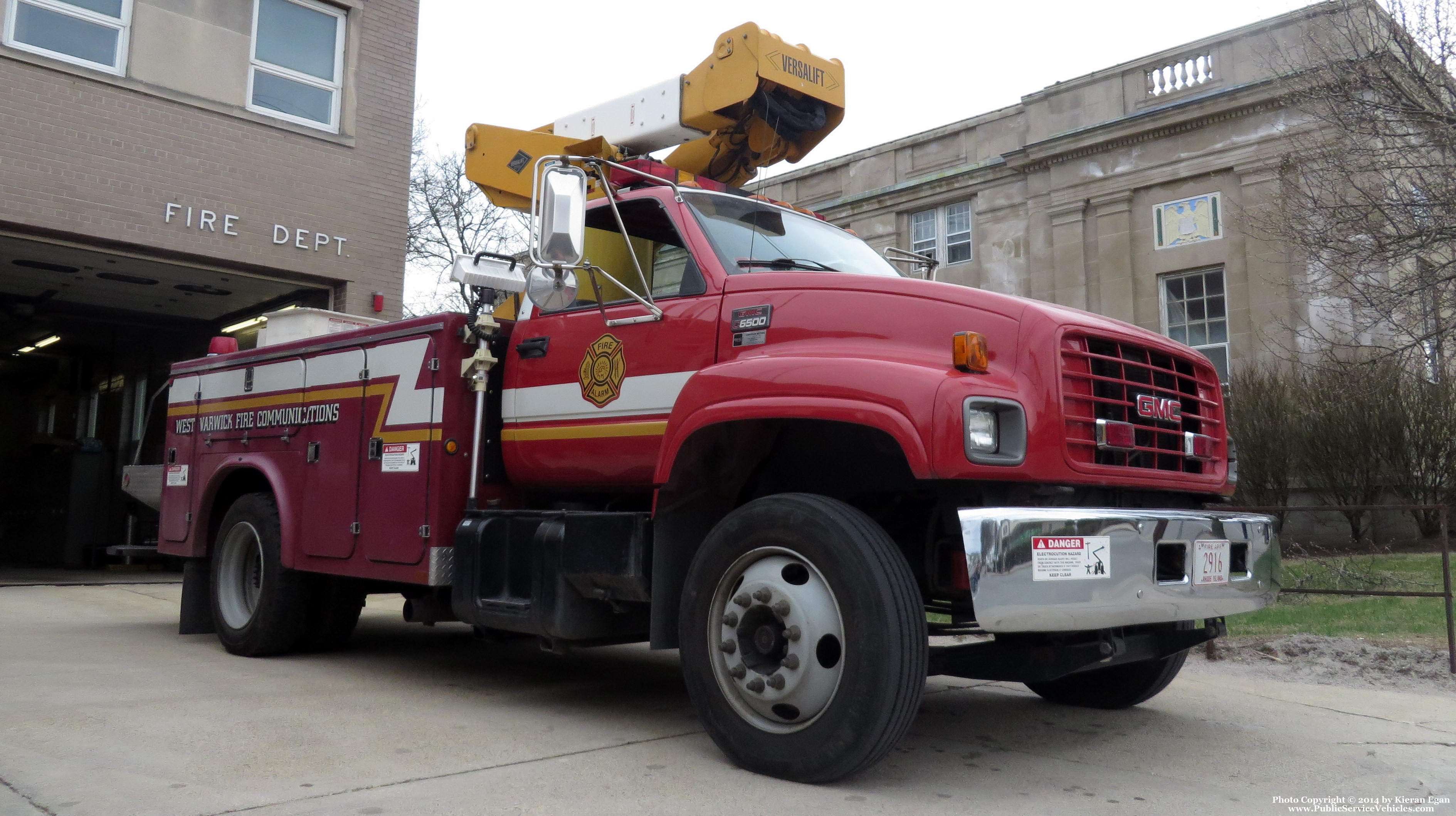 A photo  of West Warwick Fire
            Fire Alarm Unit, a 1997-2002 GMC C6500             taken by Kieran Egan