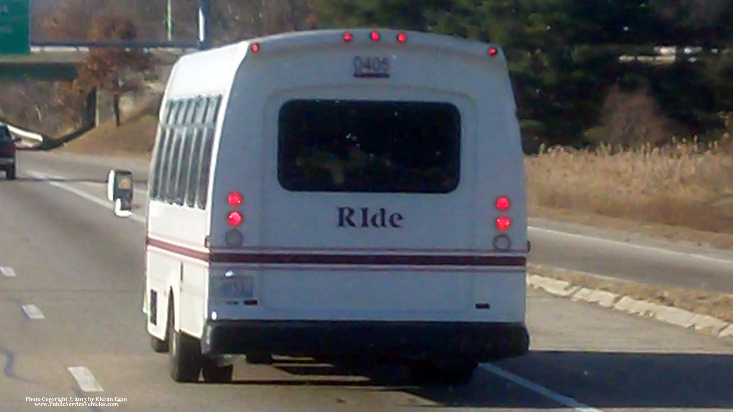 A photo  of Rhode Island Public Transit Authority
            Paratransit Bus 0405, a 2004 Ford E-450 Bus             taken by Kieran Egan