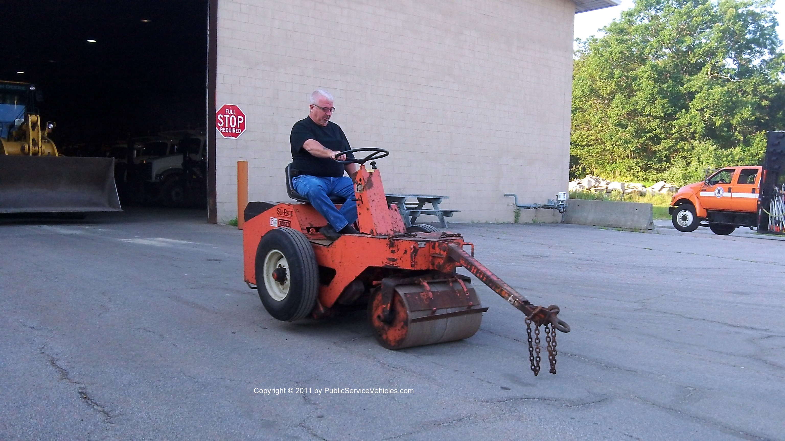 A photo  of Rhode Island Department of Transportation
            Roller 240, a 1980-2010 Roller             taken by Kieran Egan