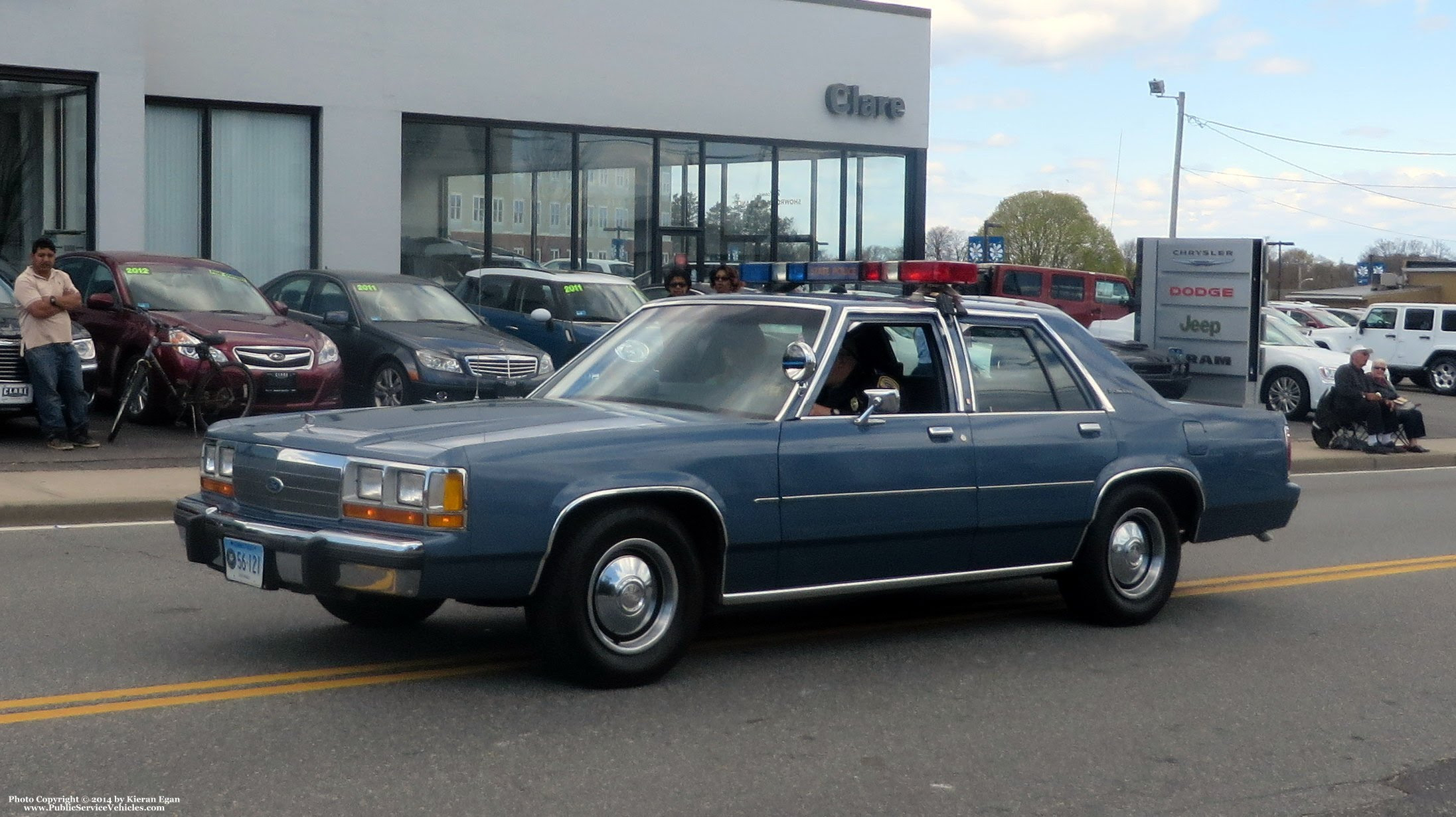 A photo  of Connecticut State Police
            Cruiser 56-121, a 1988-1991 Ford LTD Crown Victoria             taken by Kieran Egan