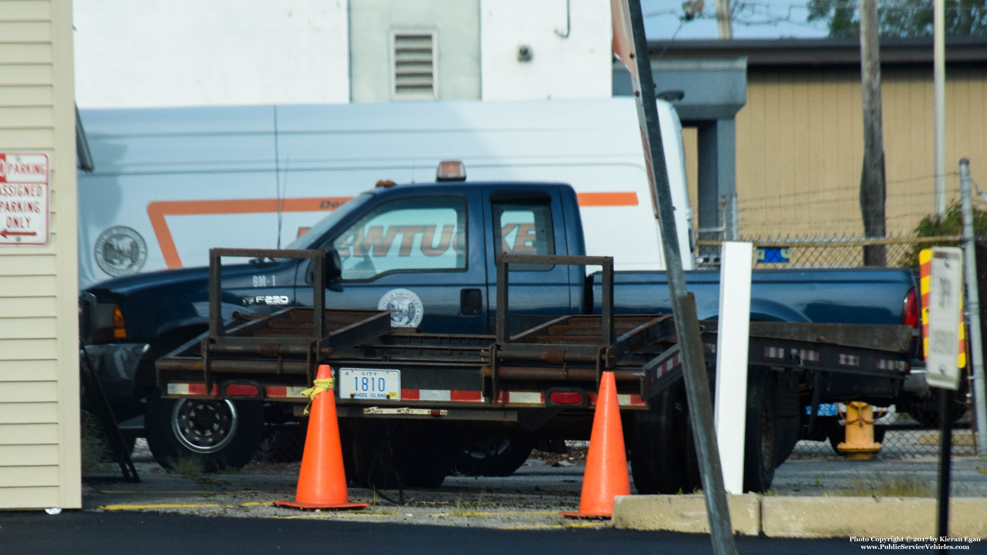 A photo  of Pawtucket Public Works
            Building Maintenance 1, a 1999-2004 Ford F-250 SuperCab             taken by Kieran Egan