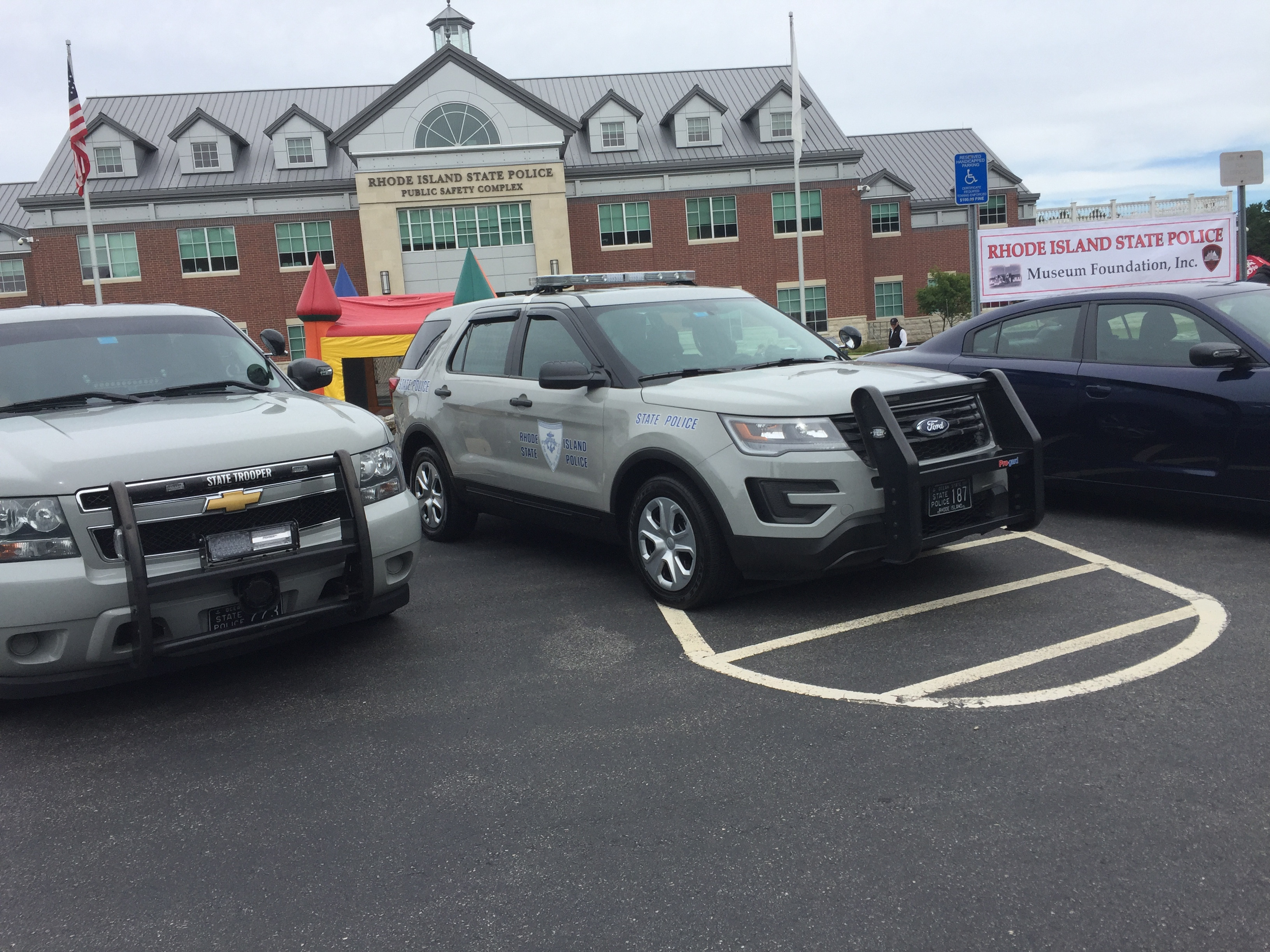 A photo  of Rhode Island State Police
            Cruiser 187, a 2016-2019 Ford Police Interceptor Utility             taken by @riemergencyvehicles