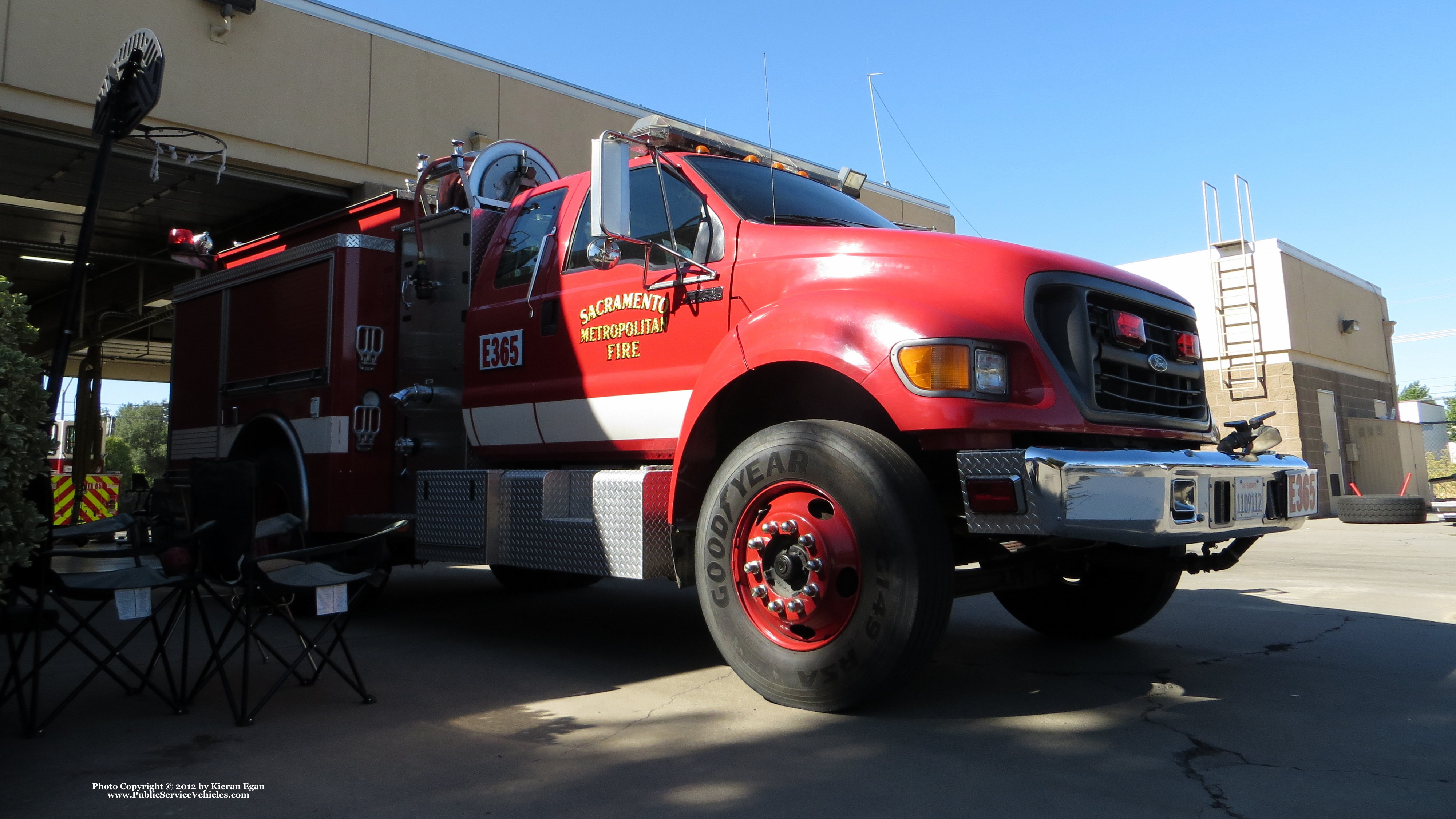 A photo  of Sacramento Metropolitan Fire District
            Engine 365, a 2000-2005 Ford F-750 Crew Cab             taken by Kieran Egan