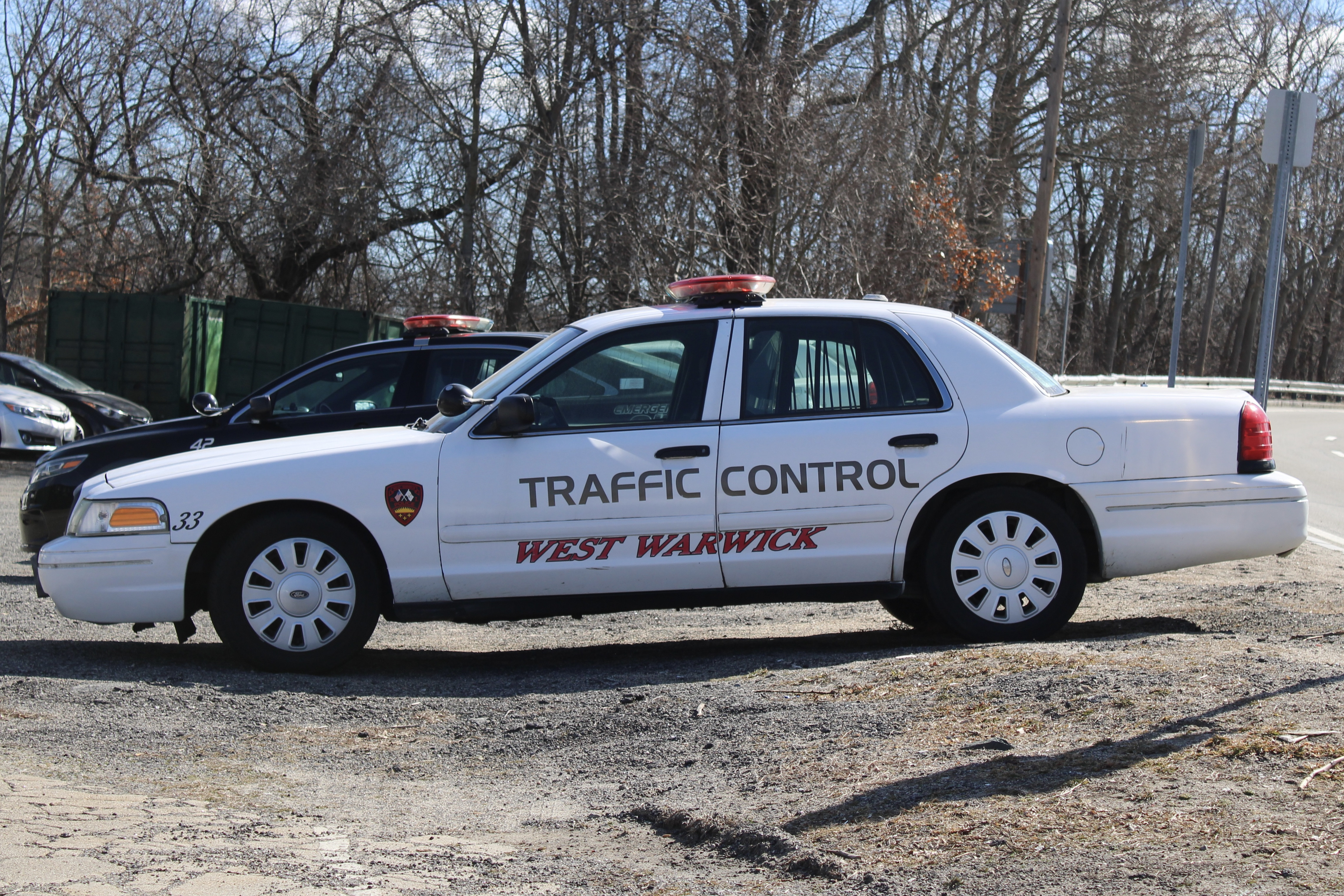 A photo  of West Warwick Police
            Car 33, a 2007 Ford Crown Victoria Police Interceptor             taken by @riemergencyvehicles