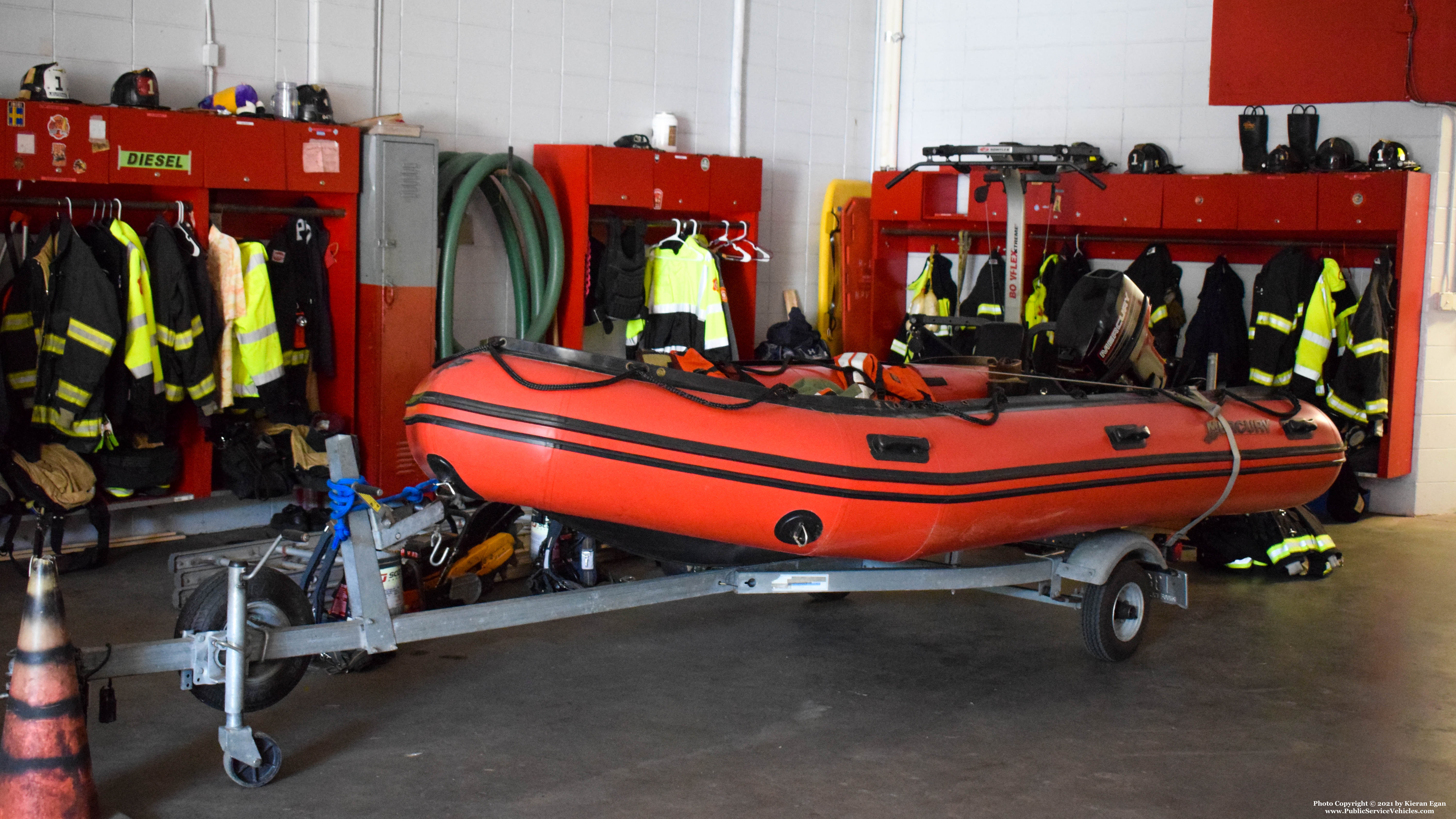 A photo  of North Providence Fire
            Marine 1, a 2000-2014 Marine Unit             taken by Kieran Egan