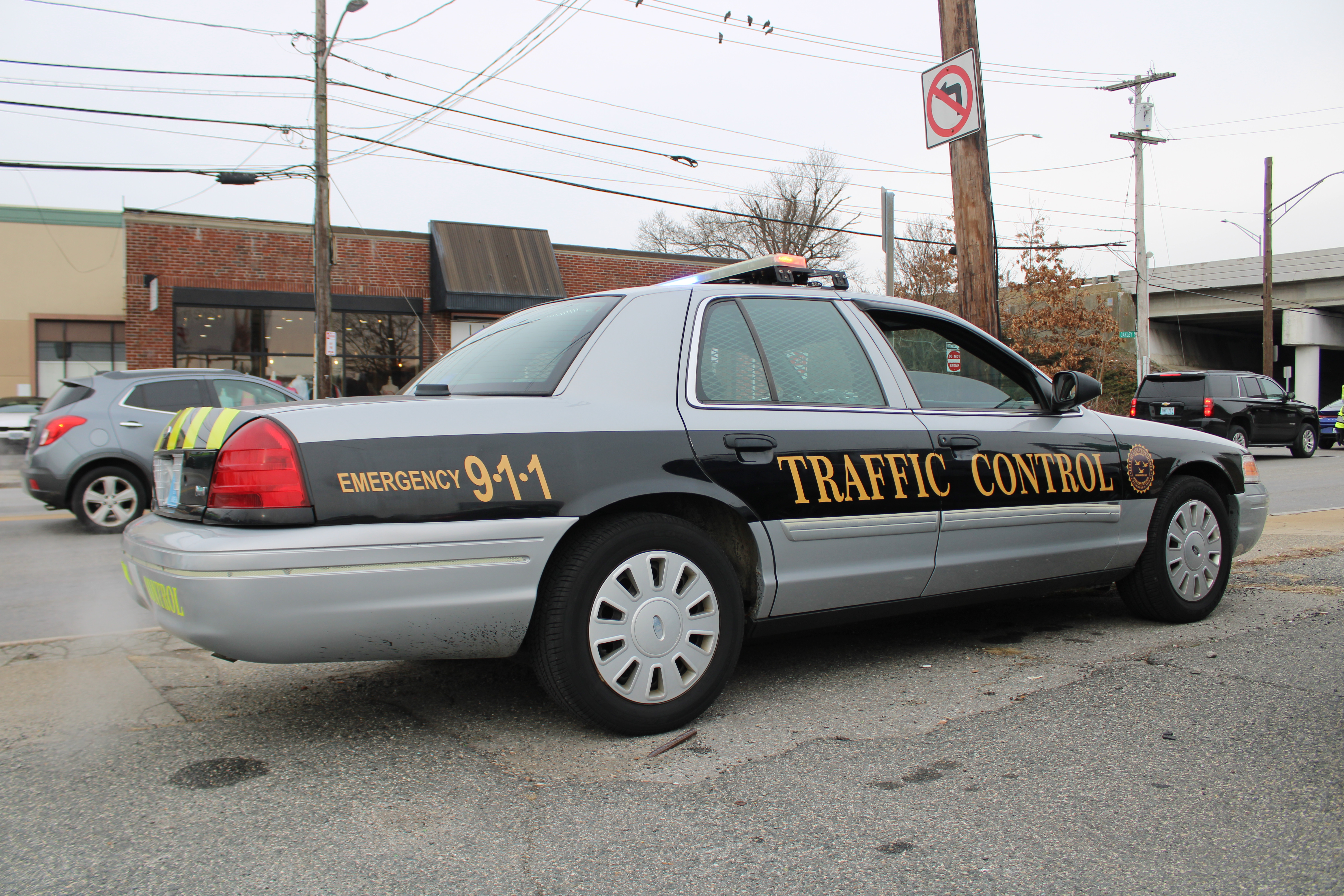 A photo  of East Providence Police
            Traffic Control Unit, a 2011 Ford Crown Victoria Police Interceptor             taken by @riemergencyvehicles