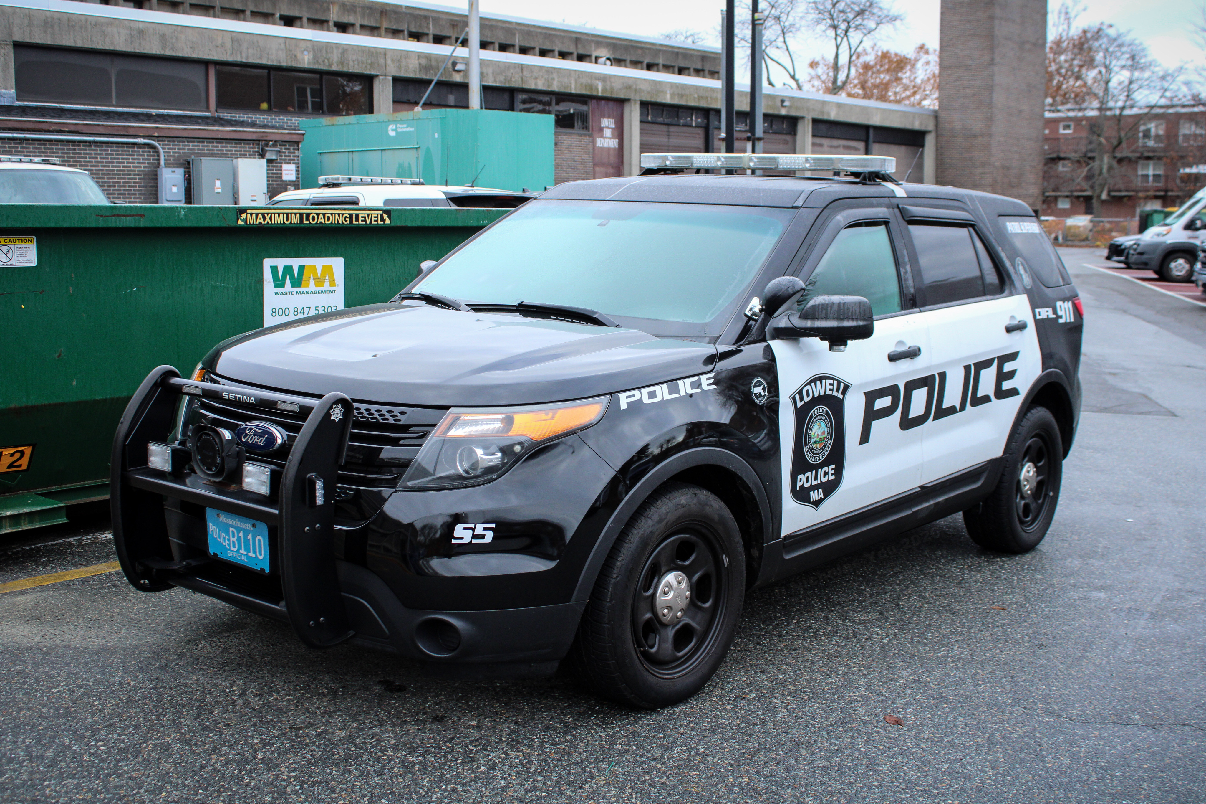 A photo  of Lowell Police
            Supervisor 5, a 2015 Ford Police Interceptor Utility             taken by Nicholas You