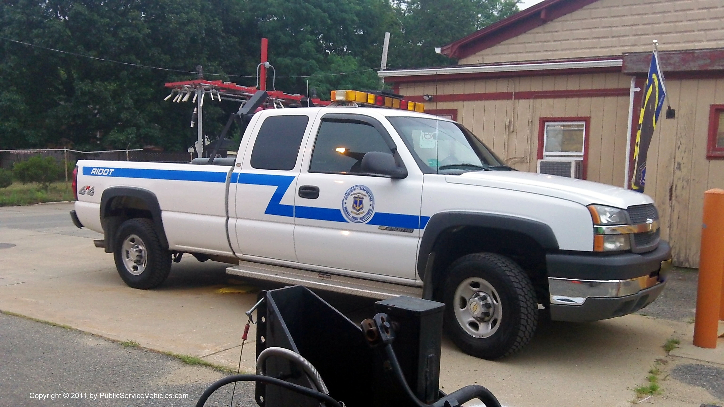 A photo  of Rhode Island Department of Transportation
            Truck 1434, a 1999-2006 Chevrolet 2500HD Extended Cab             taken by Kieran Egan