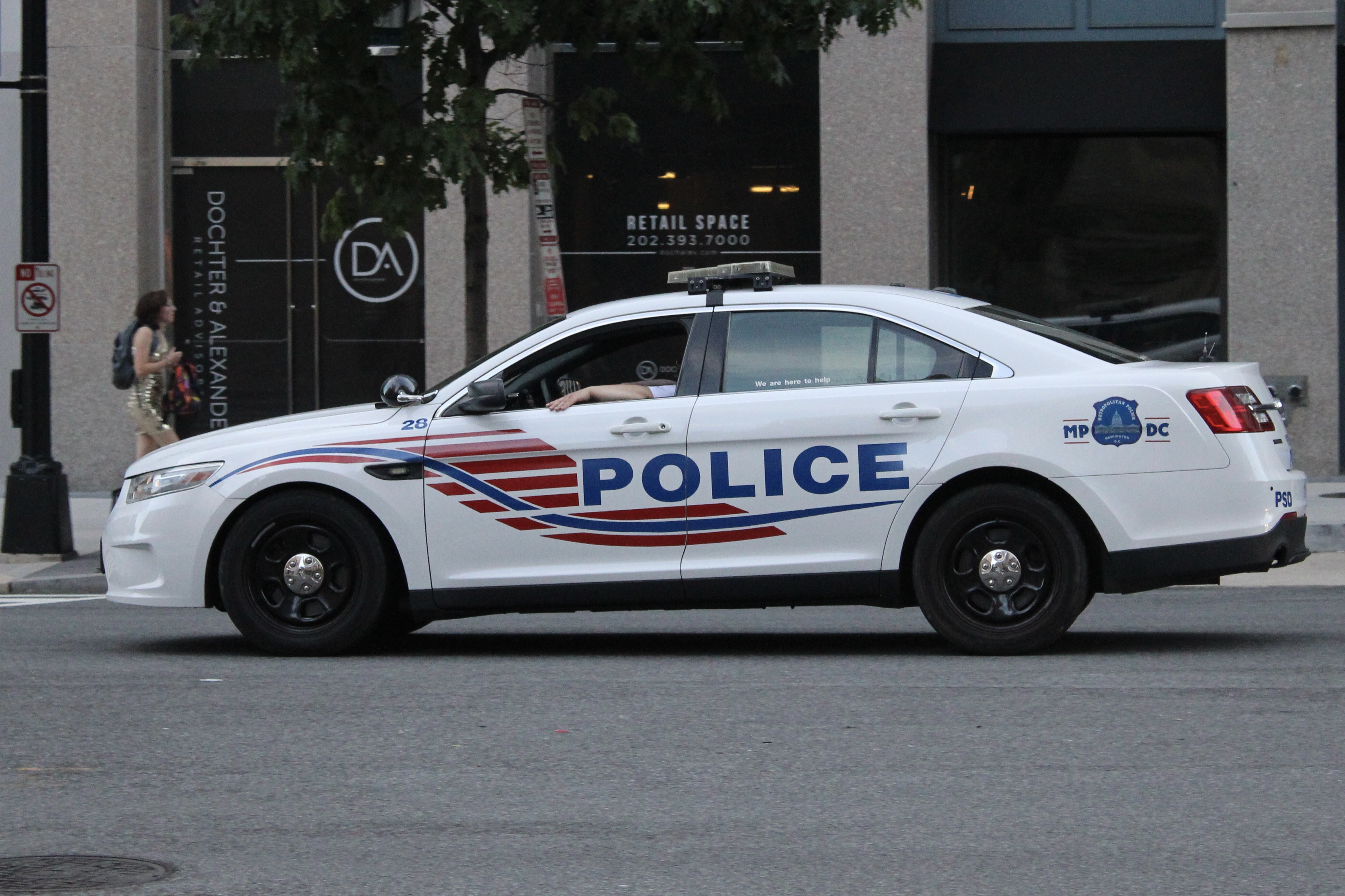 A photo  of Metropolitan Police Department of the District of Columbia
            Cruiser 28, a 2013 Ford Police Interceptor Sedan             taken by @riemergencyvehicles